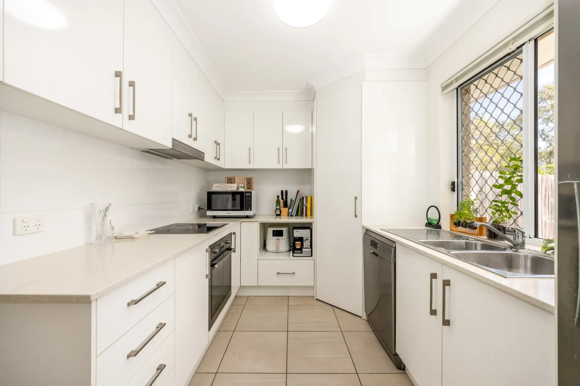 35/10 Emerald Place, Bridgeman Downs - Thumbnail 7
