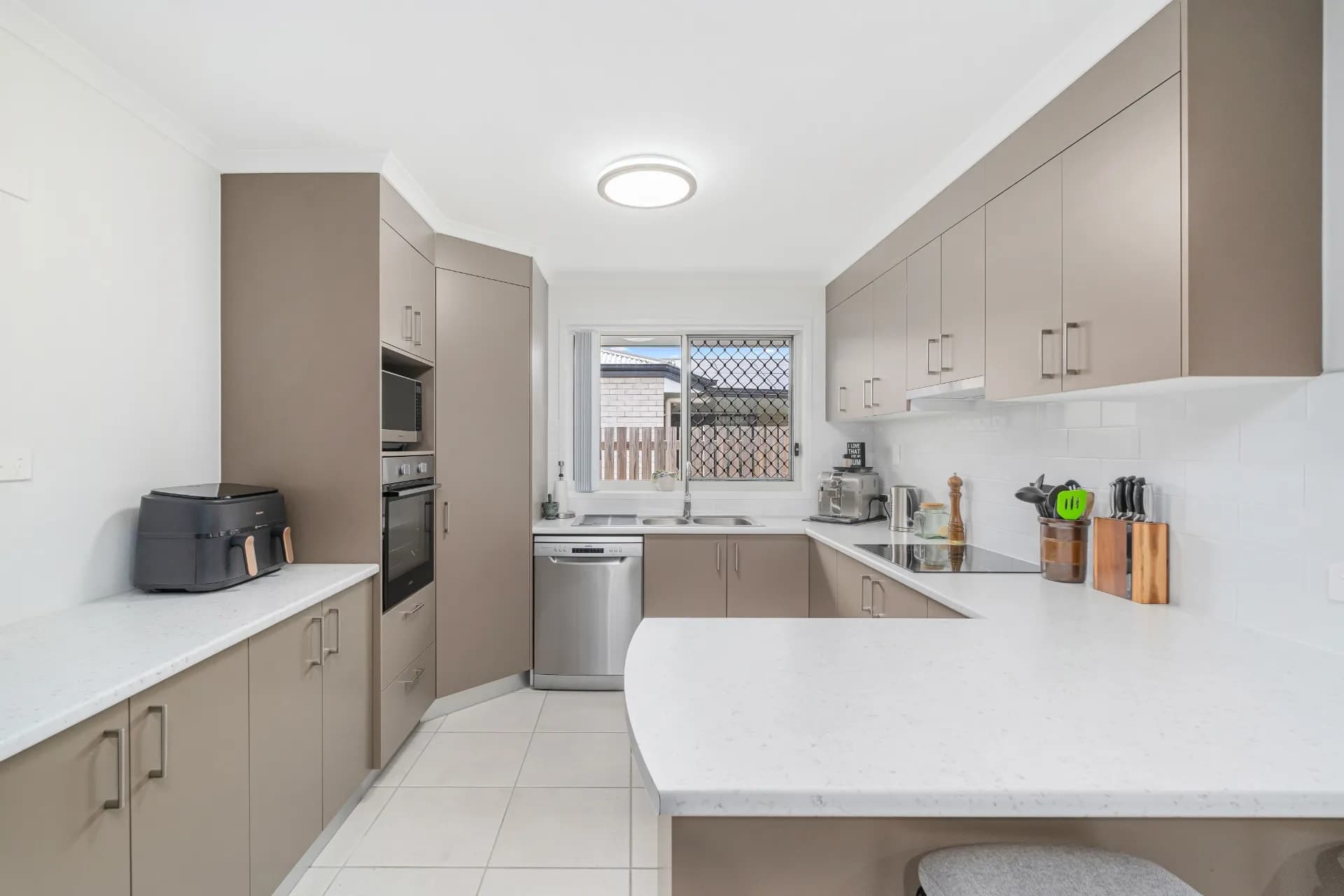 76 Girraween  Way, Eli Waters - Thumbnail 2