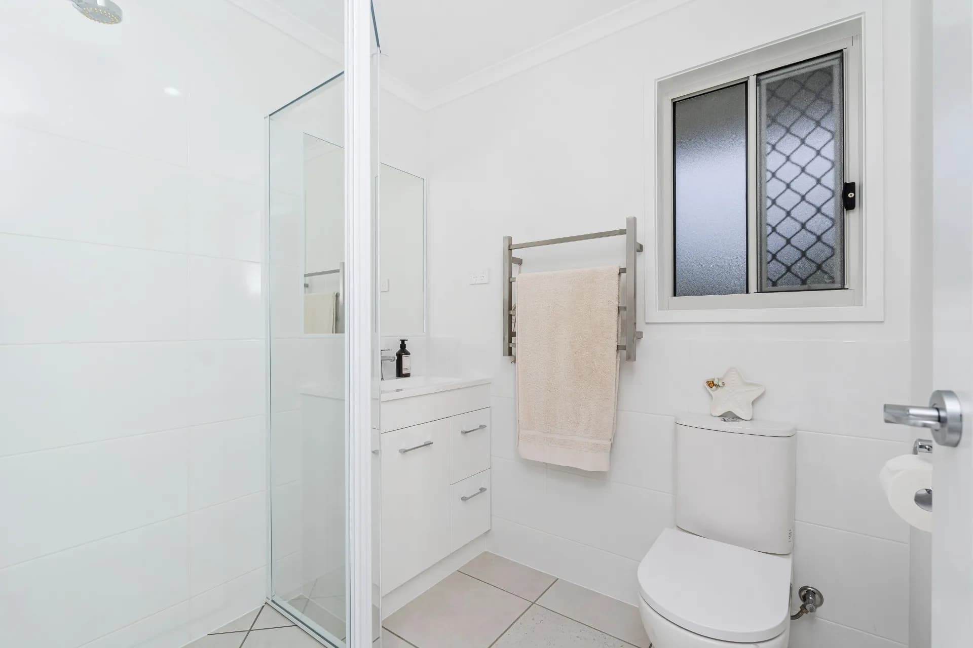 76 Girraween  Way, Eli Waters - Thumbnail 8