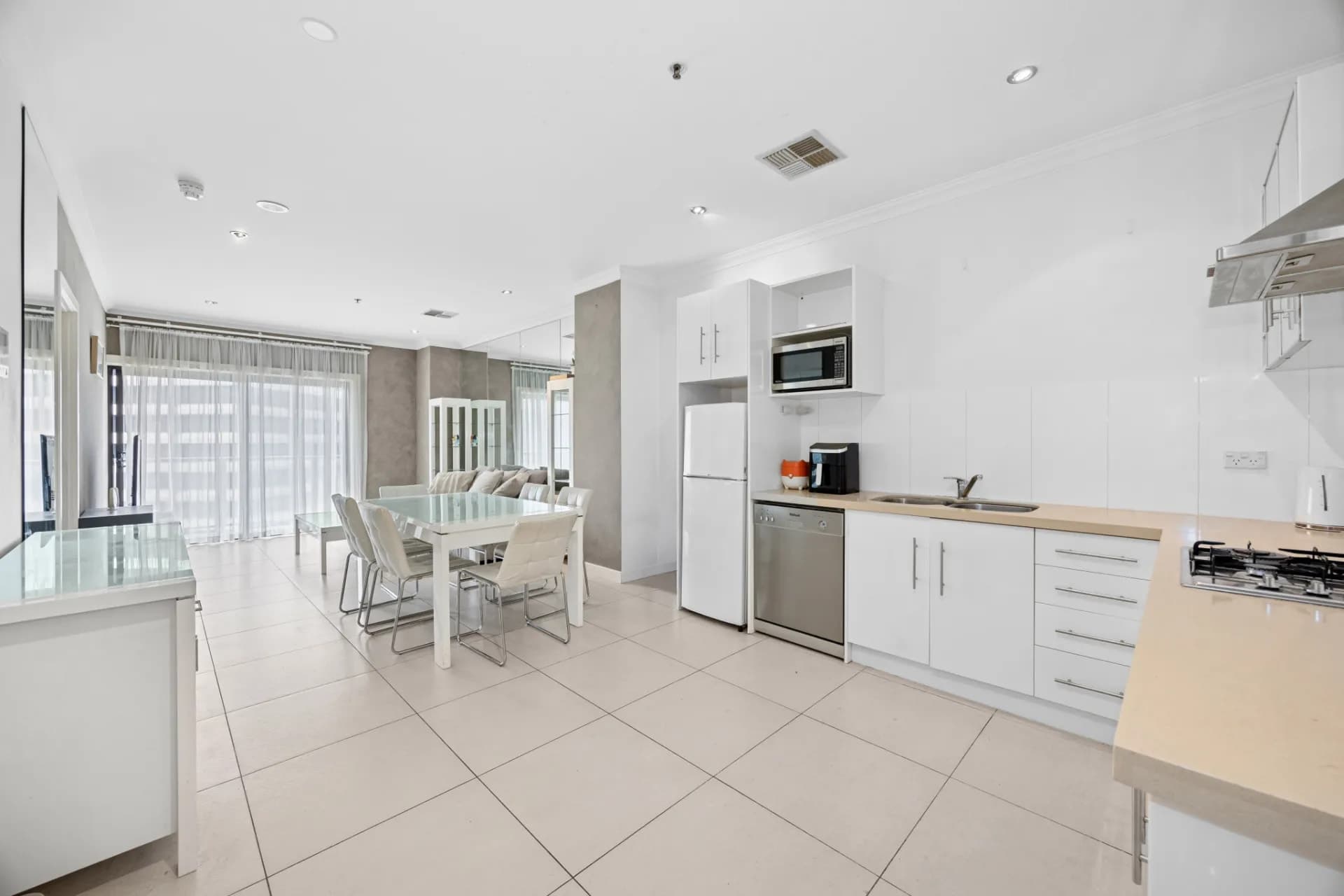 802/39 Grenfell Street, Adelaide - Thumbnail 3