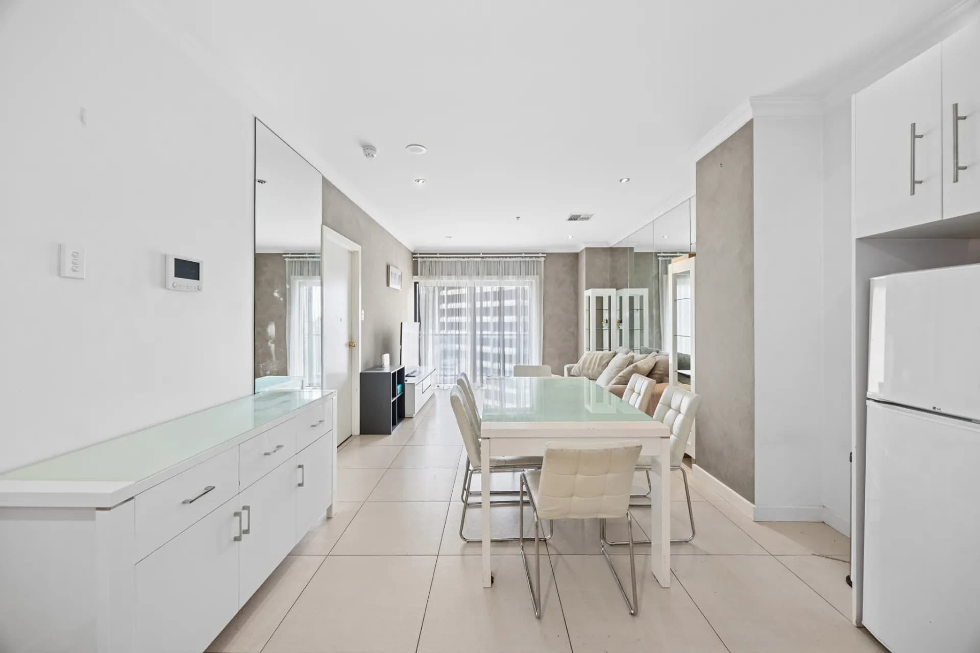 802/39 Grenfell Street, Adelaide - Thumbnail 4