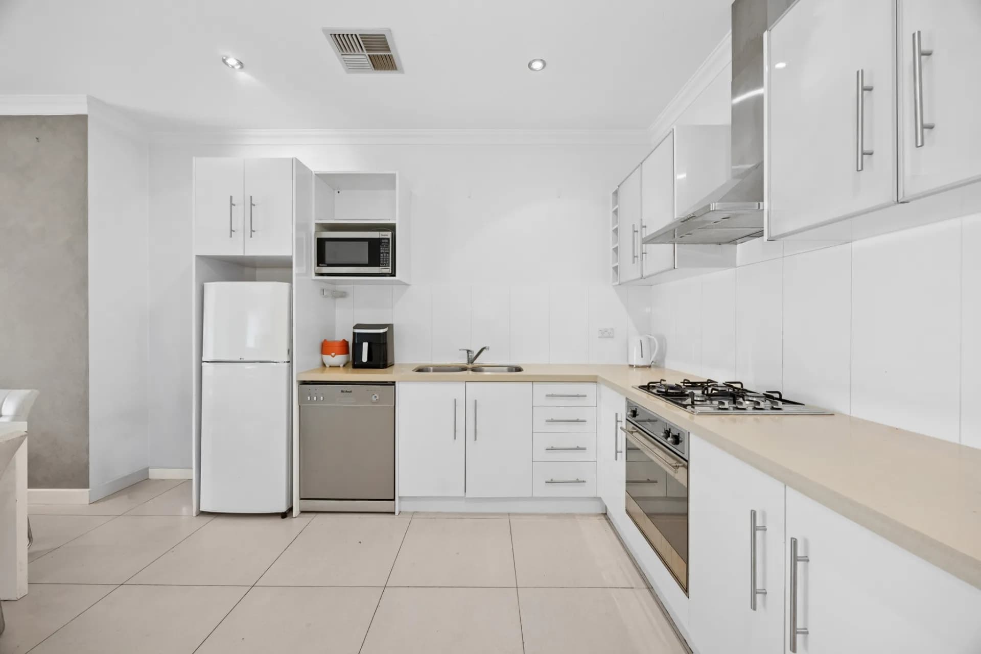 802/39 Grenfell Street, Adelaide - Thumbnail 5