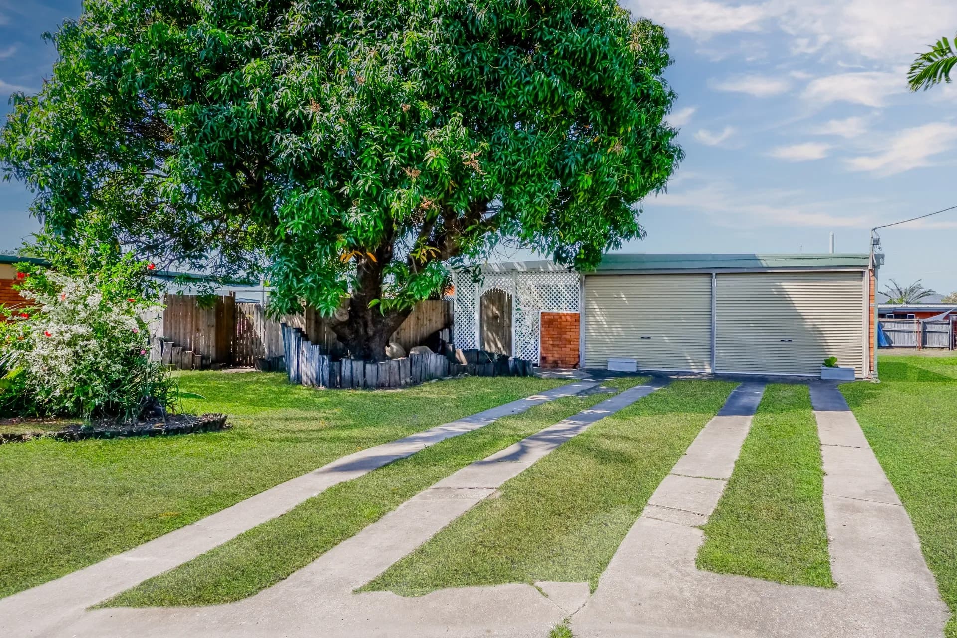 8 Coe Court, Heatley., Heatley - Image 1