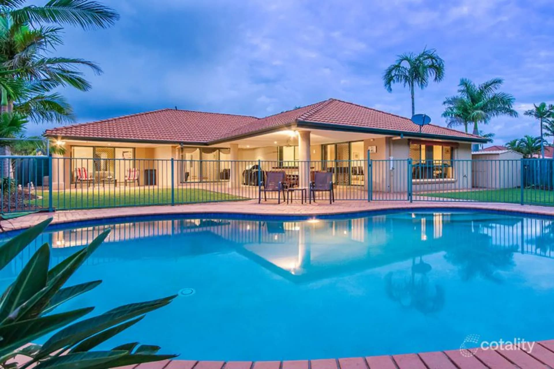 12 Audrey Avenue, Helensvale, Helensvale - Thumbnail 3