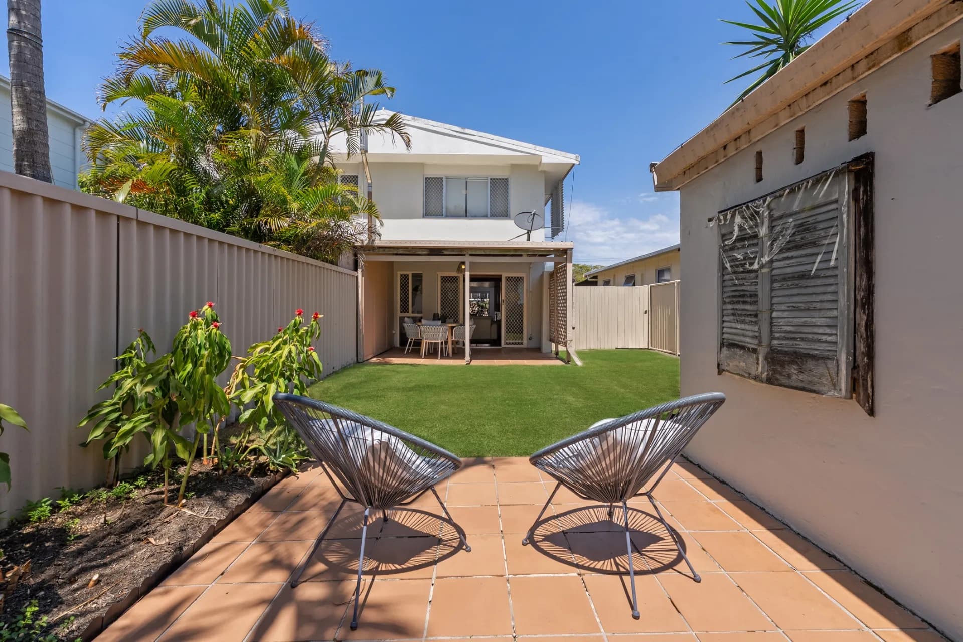 1/15 Victor Avenue, Paradise Point - Image 1