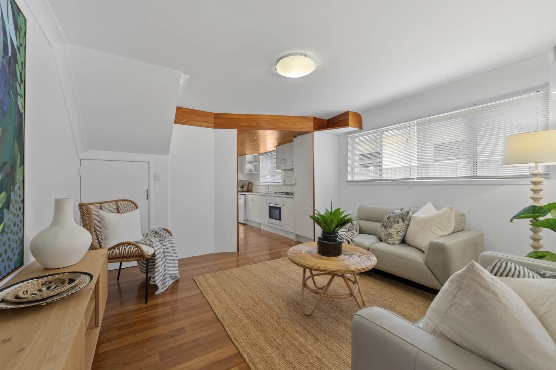1/15 Victor Avenue, Paradise Point - Thumbnail 2