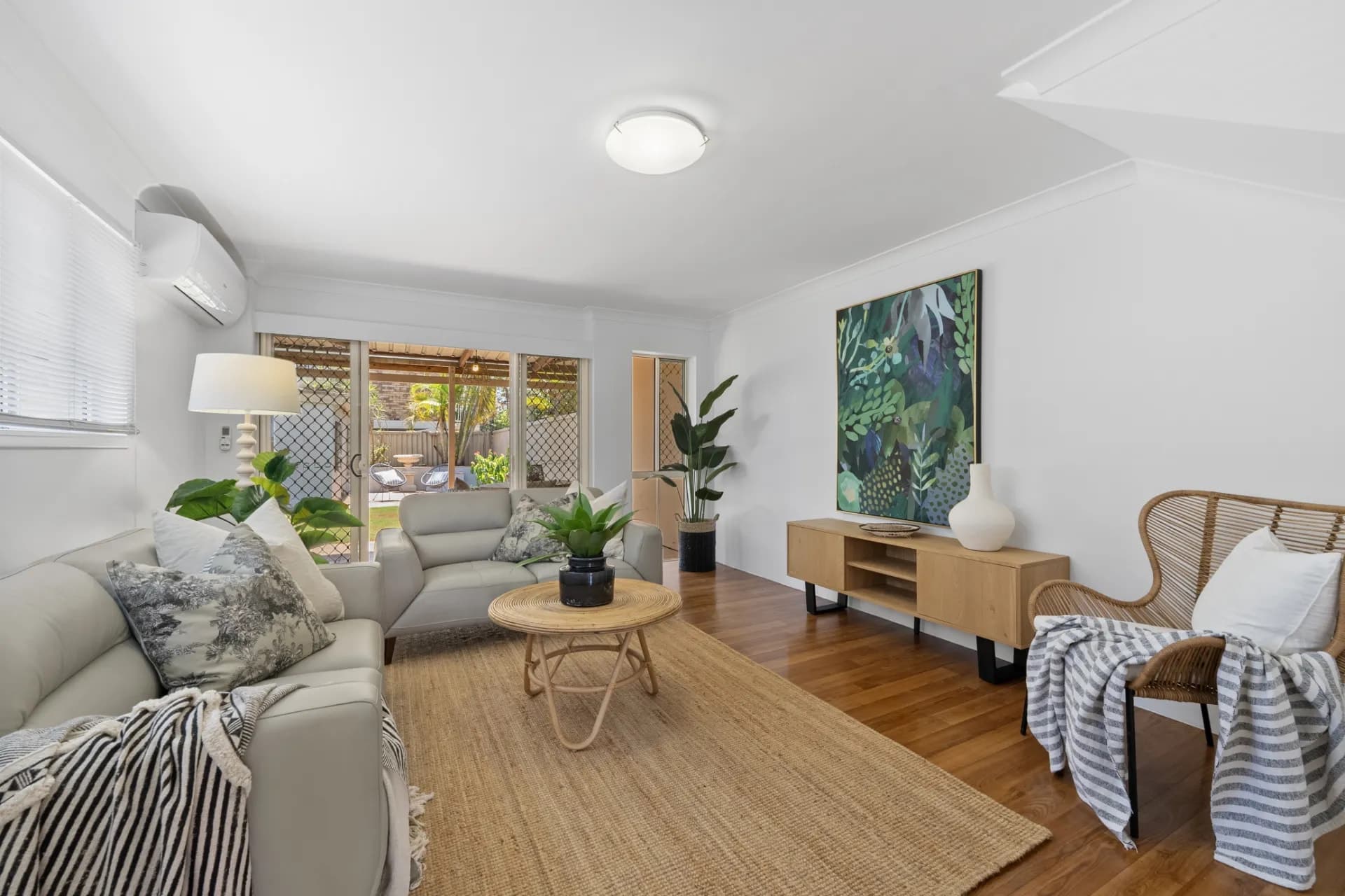 1/15 Victor Avenue, Paradise Point - Thumbnail 3