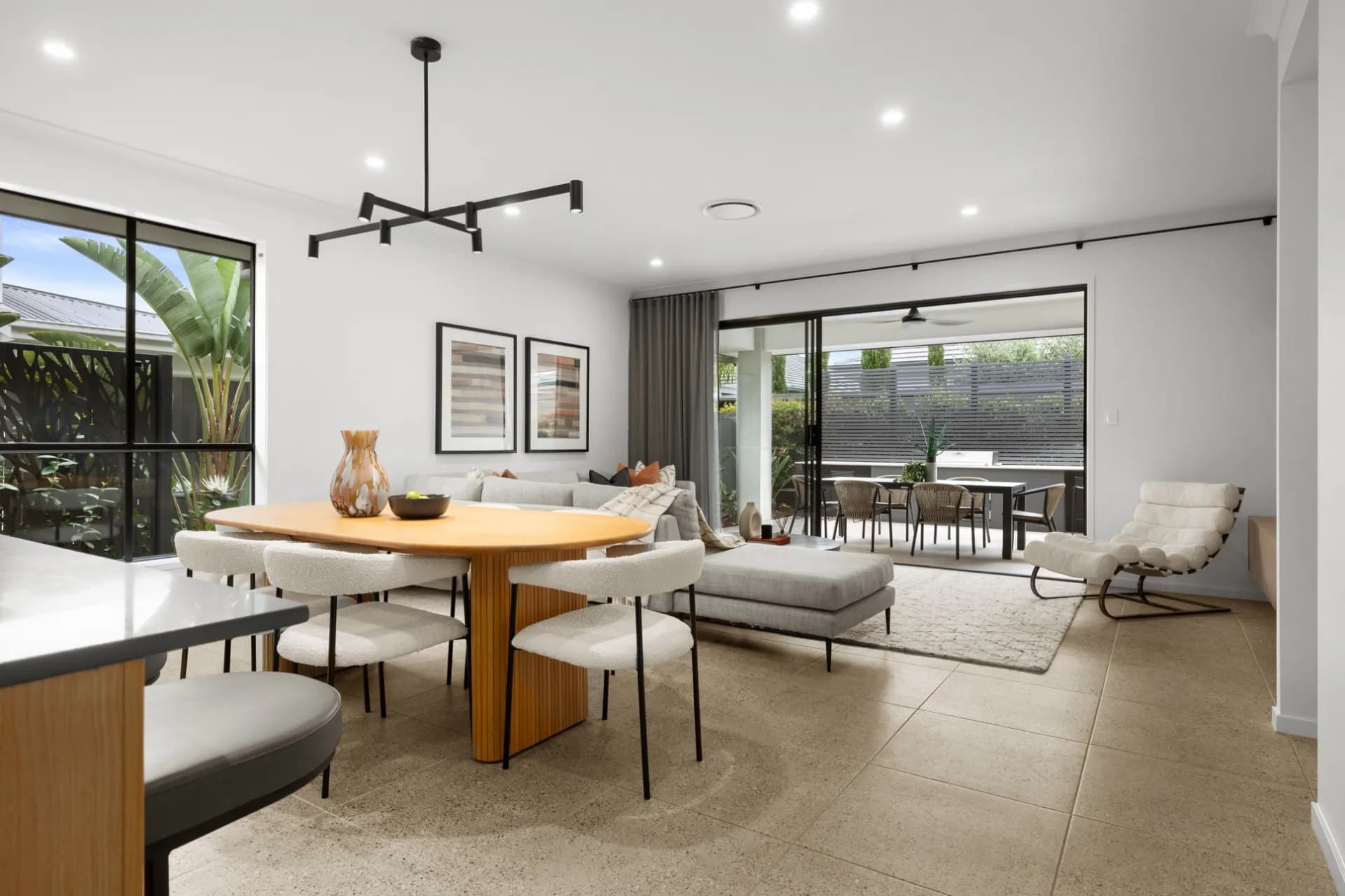 29 Tuscan Circuit, Greenbank., Greenbank - Thumbnail 3