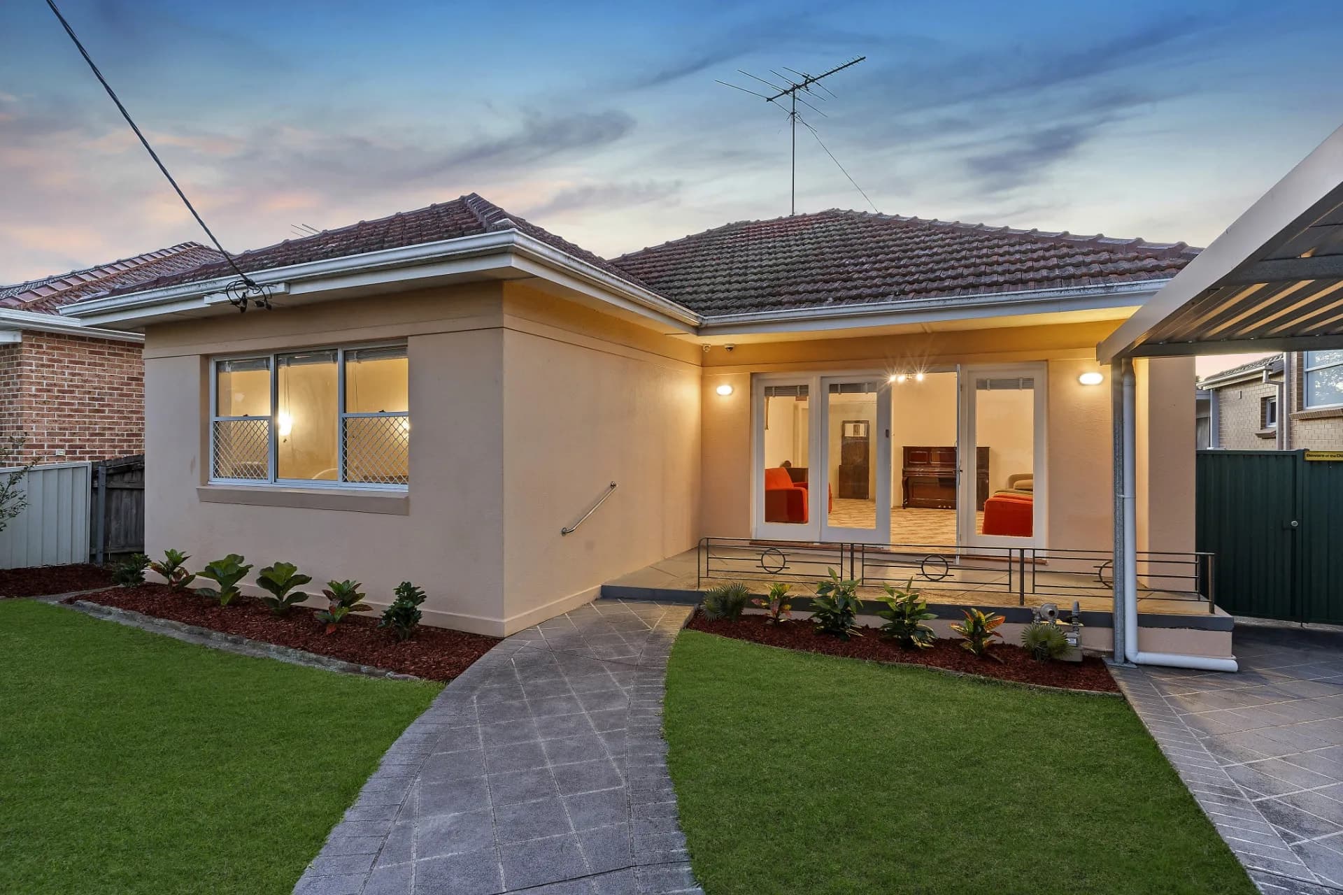 16 Marx Avenue, Beverley Park - Image 1