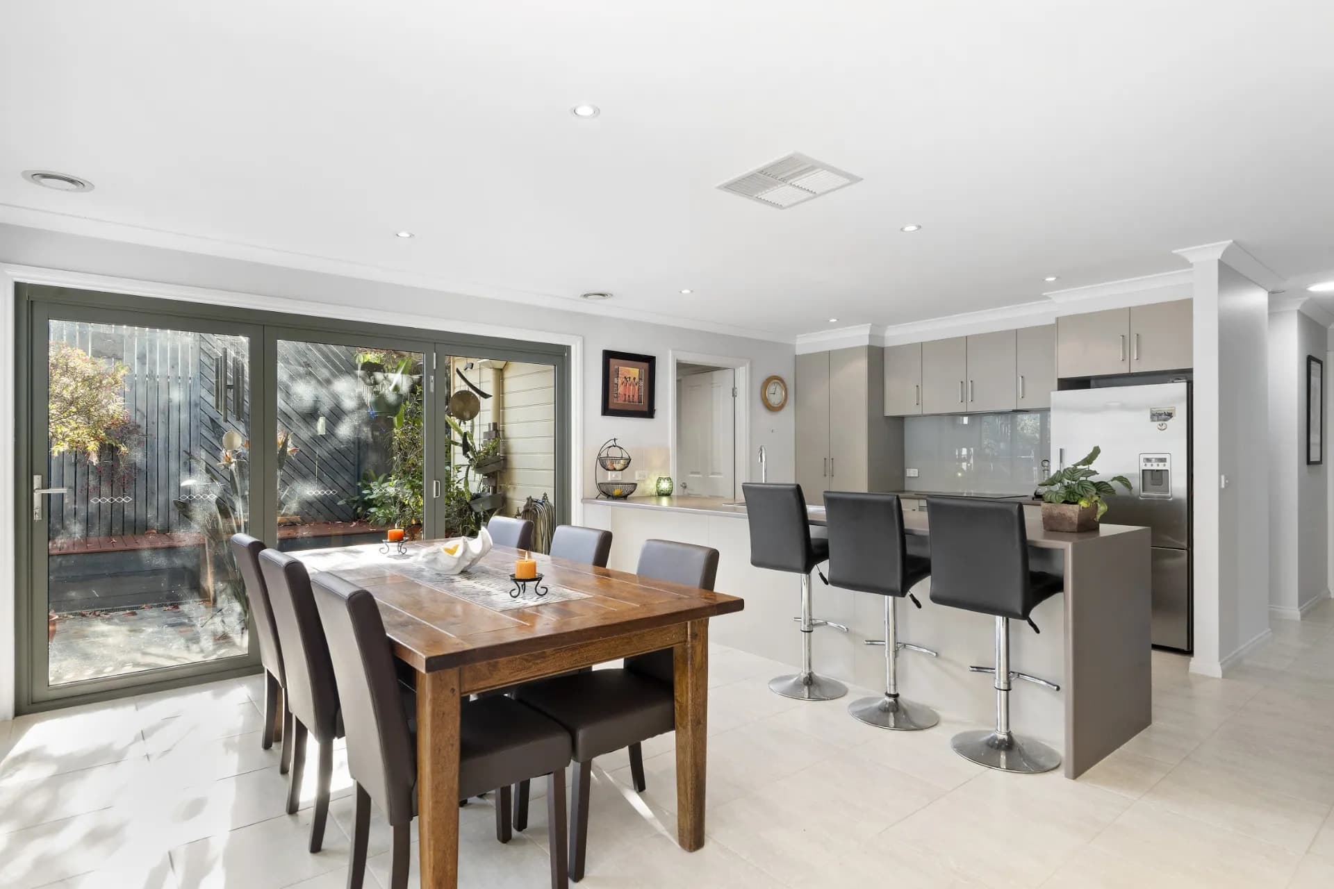 23  Hinkley  Avenue, Croydon., Croydon - Thumbnail 3