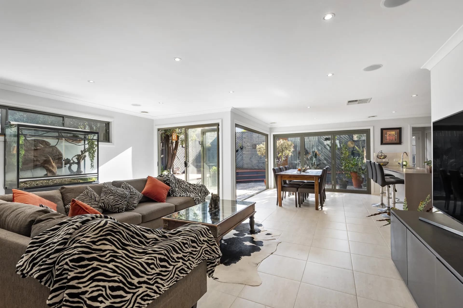 23  Hinkley  Avenue, Croydon., Croydon - Thumbnail 5
