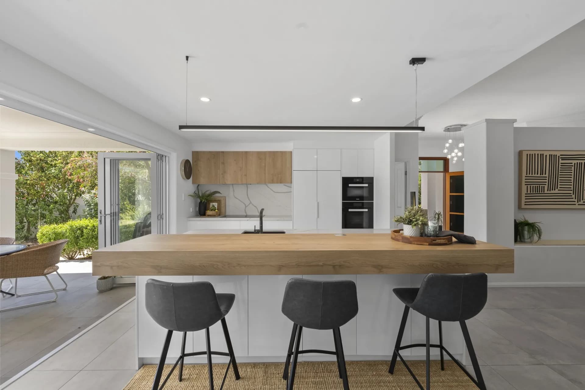 141/40 Cotlew Street East, Southport., Southport - Thumbnail 2