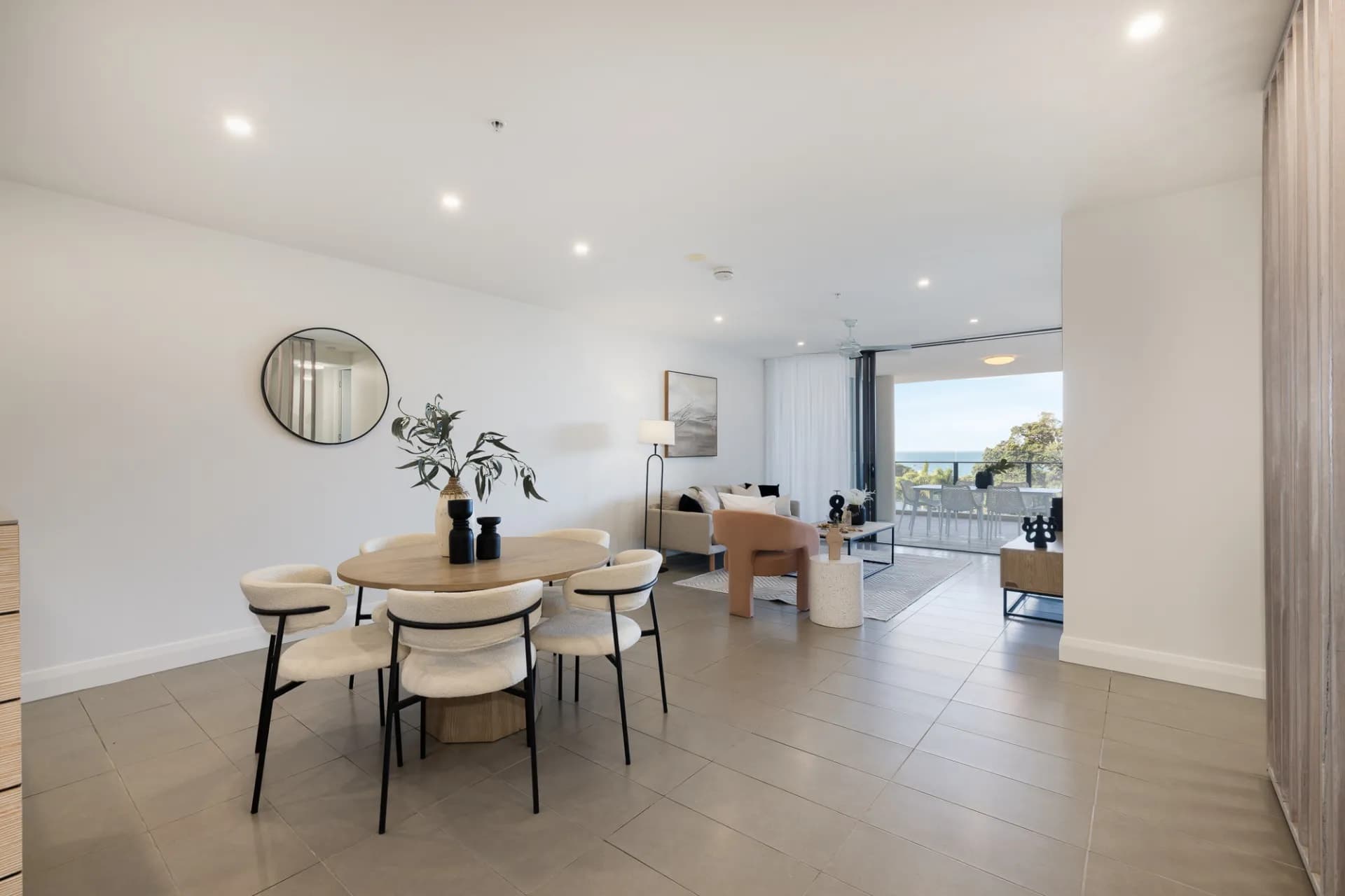 305/99 Marine Parade, Redcliffe., Redcliffe - Thumbnail 5