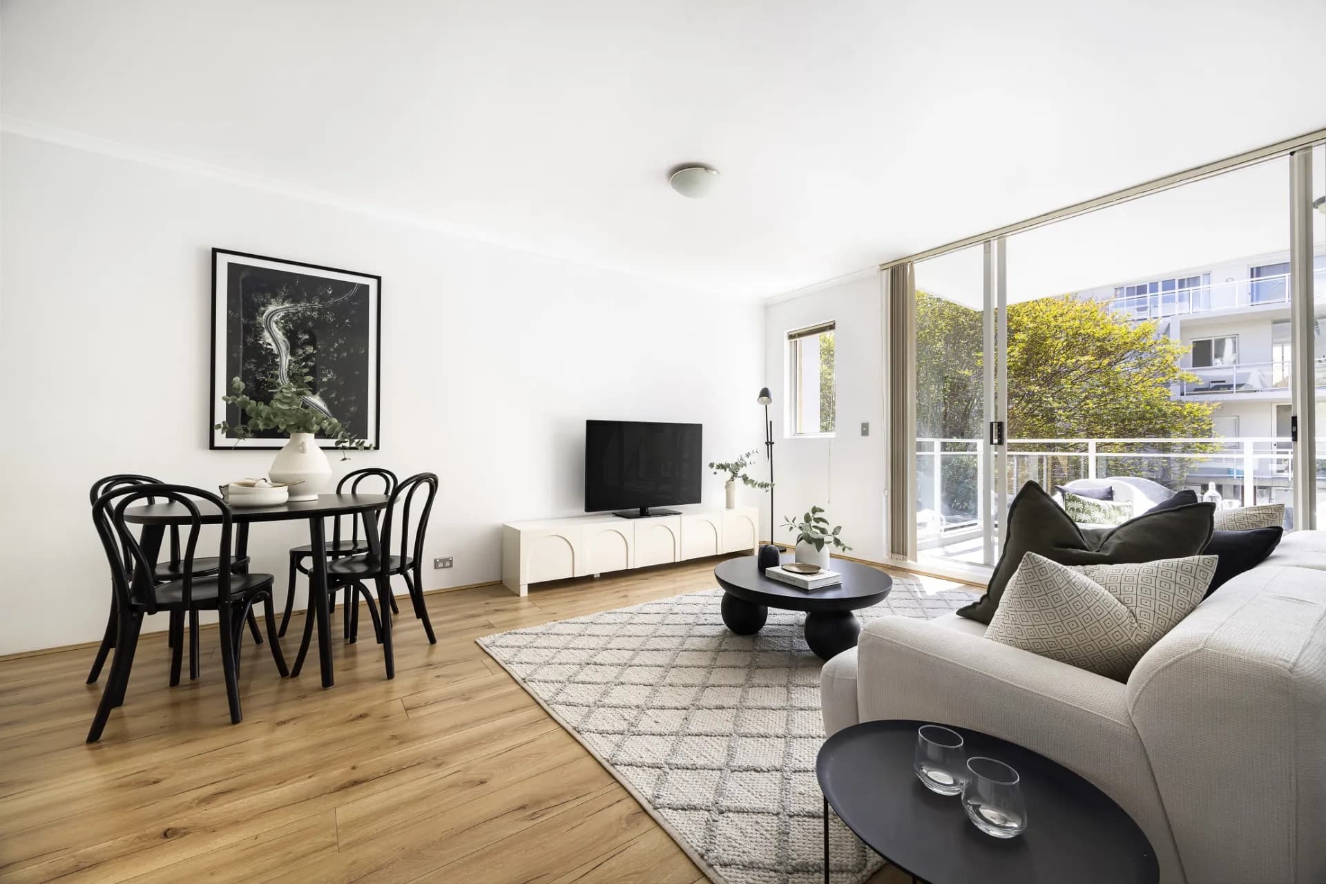 16/4 Gillespie Avenue, Alexandria., Alexandria - Thumbnail 2