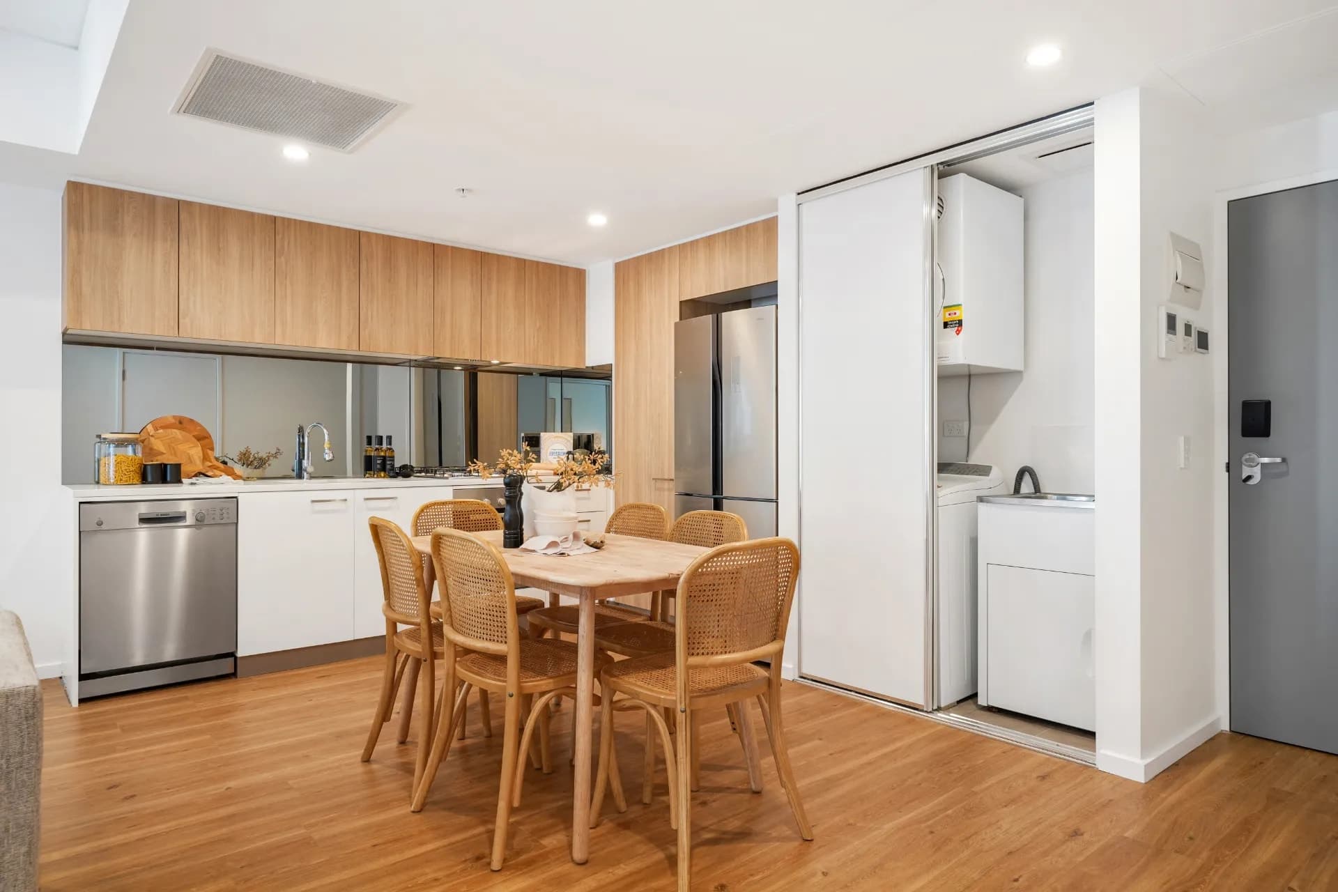 1508/180 Franklin Street, Adelaide - Thumbnail 6
