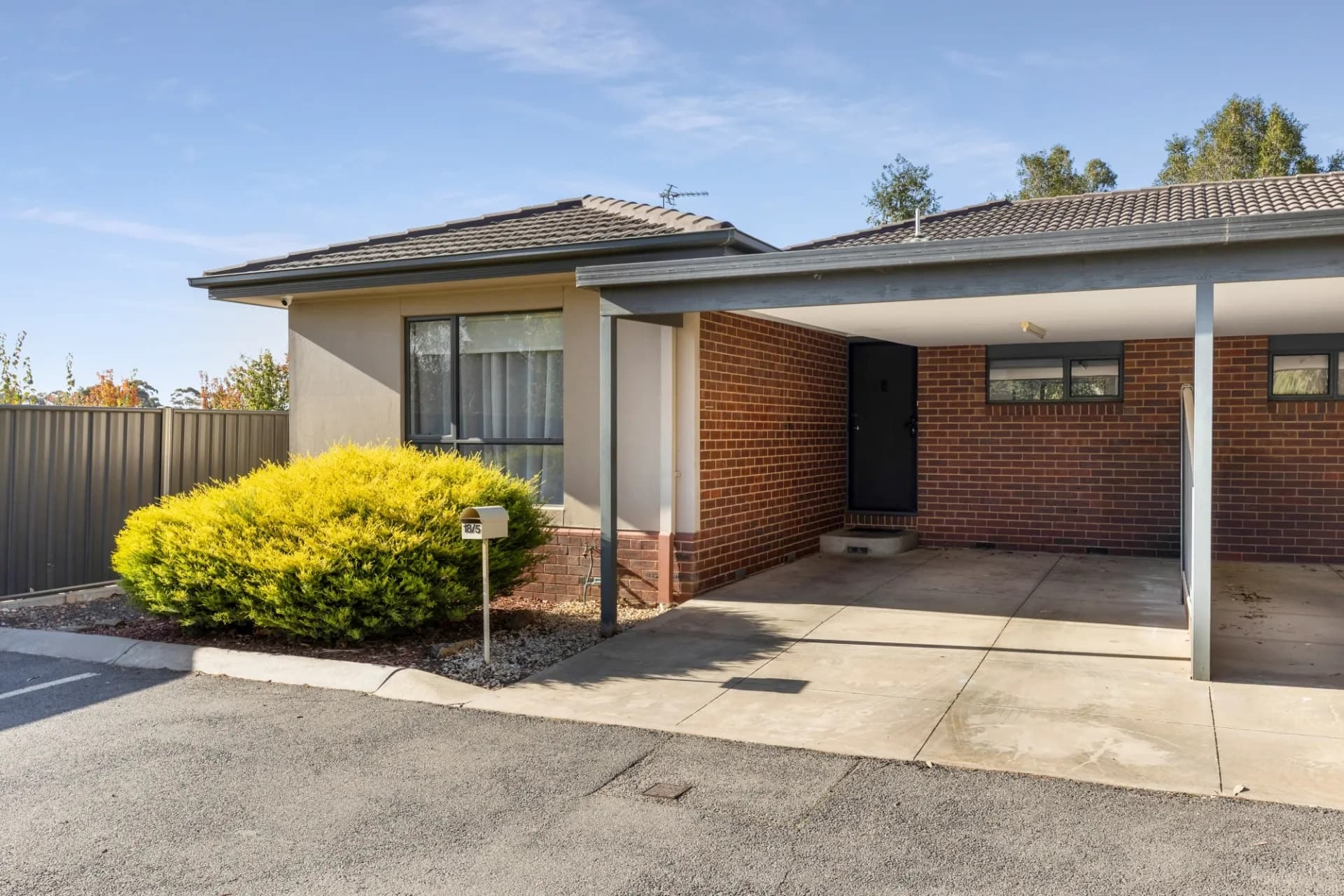 5/18 Delbridge Street, Golden Square., Golden Square - Image 1