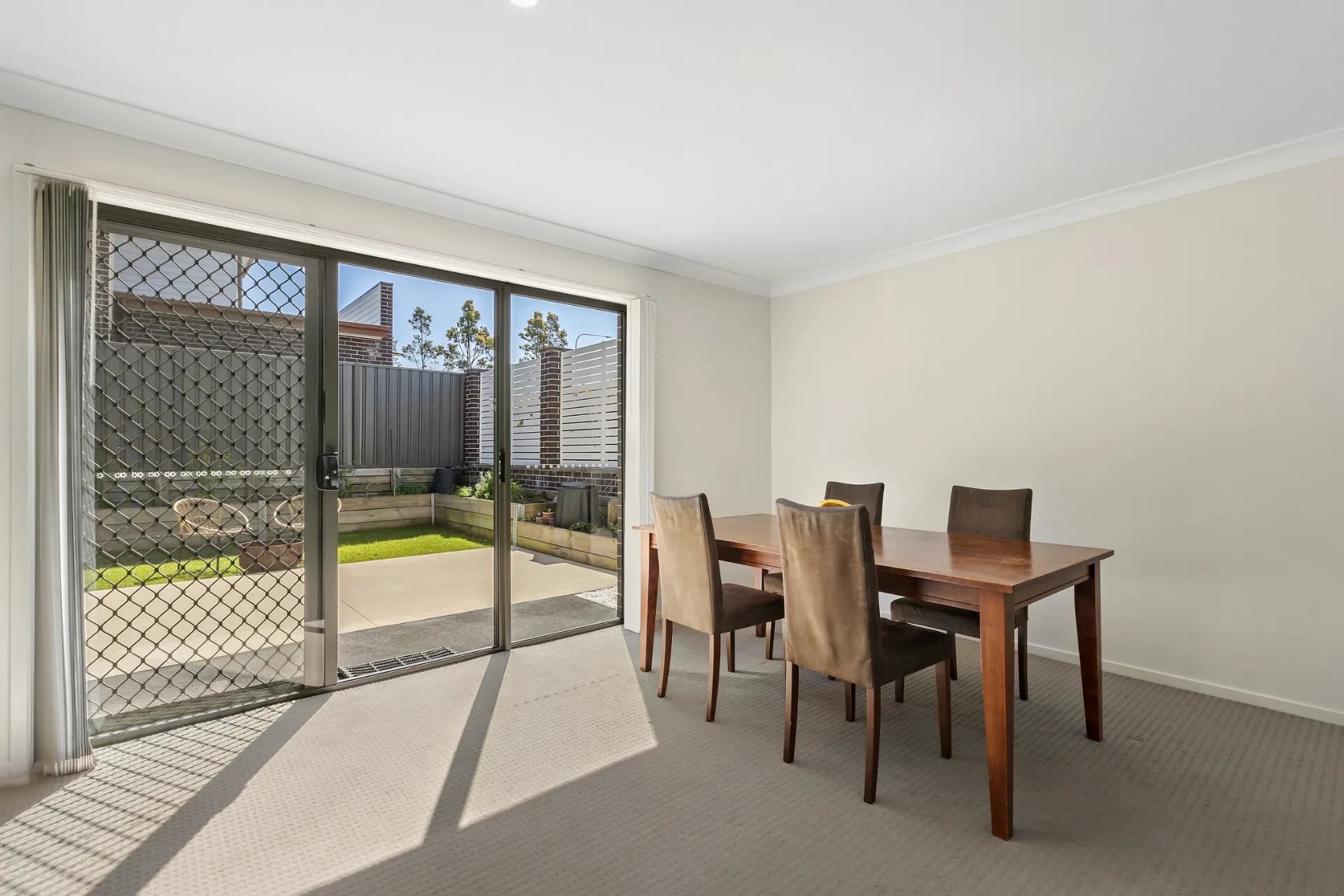 11 Blackbird Street, Thornton - Thumbnail 5