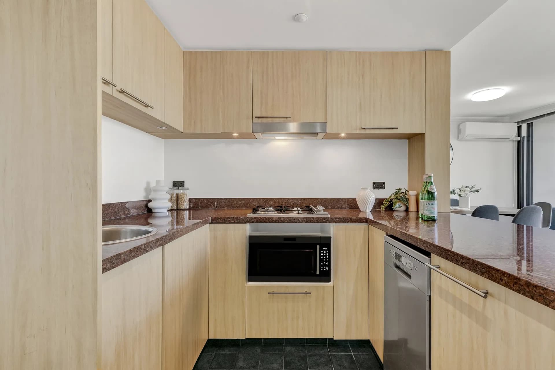 910/3 Herbert Street, St Leonards., St Leonards - Thumbnail 5