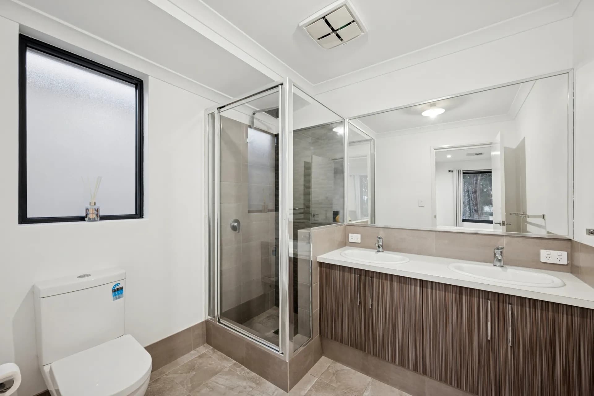 17 Pistacia Road, Forrestfield., Forrestfield - Thumbnail 3