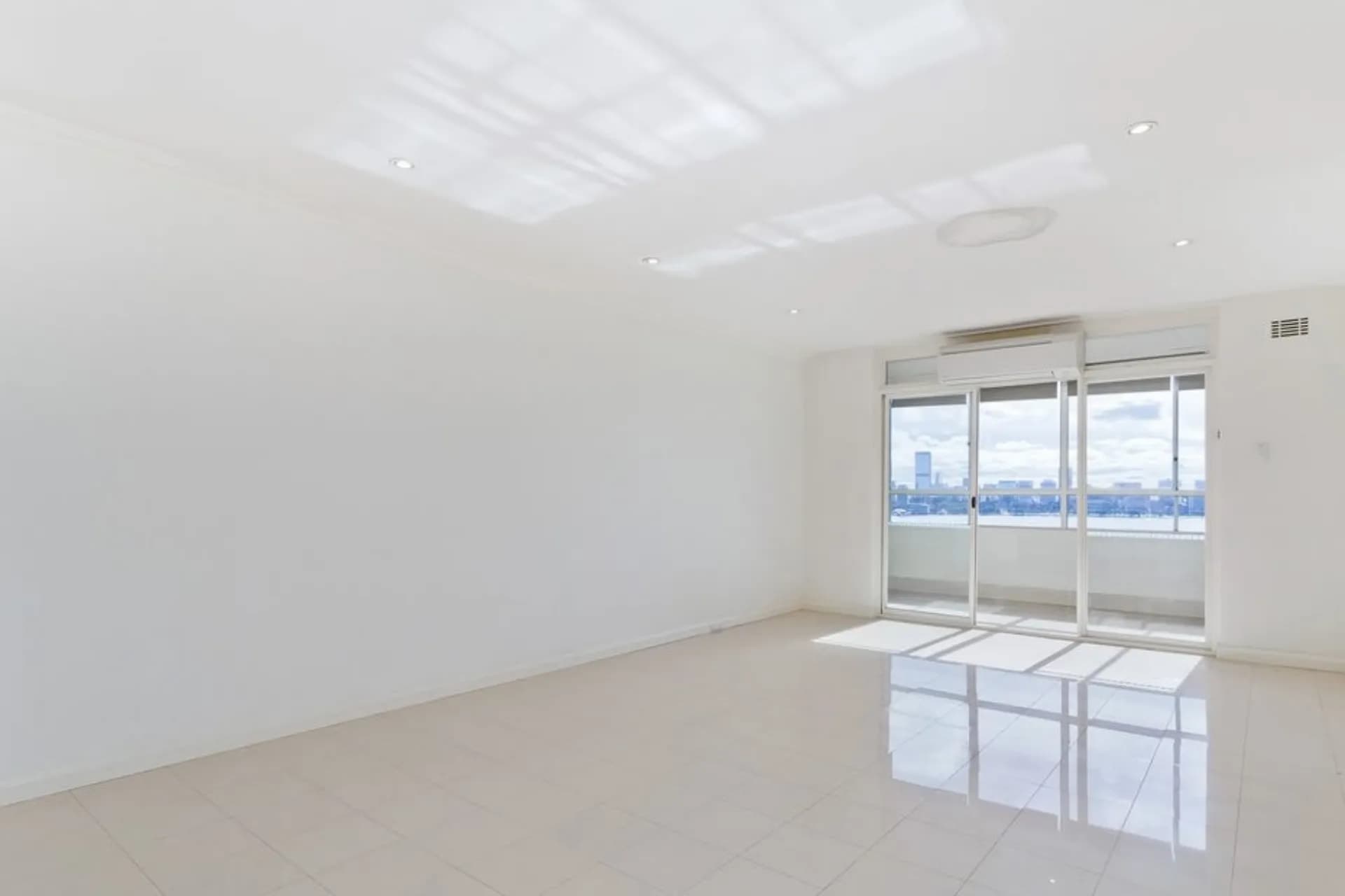 56/144 Mill Point Road, South Perth., South Perth - Thumbnail 3