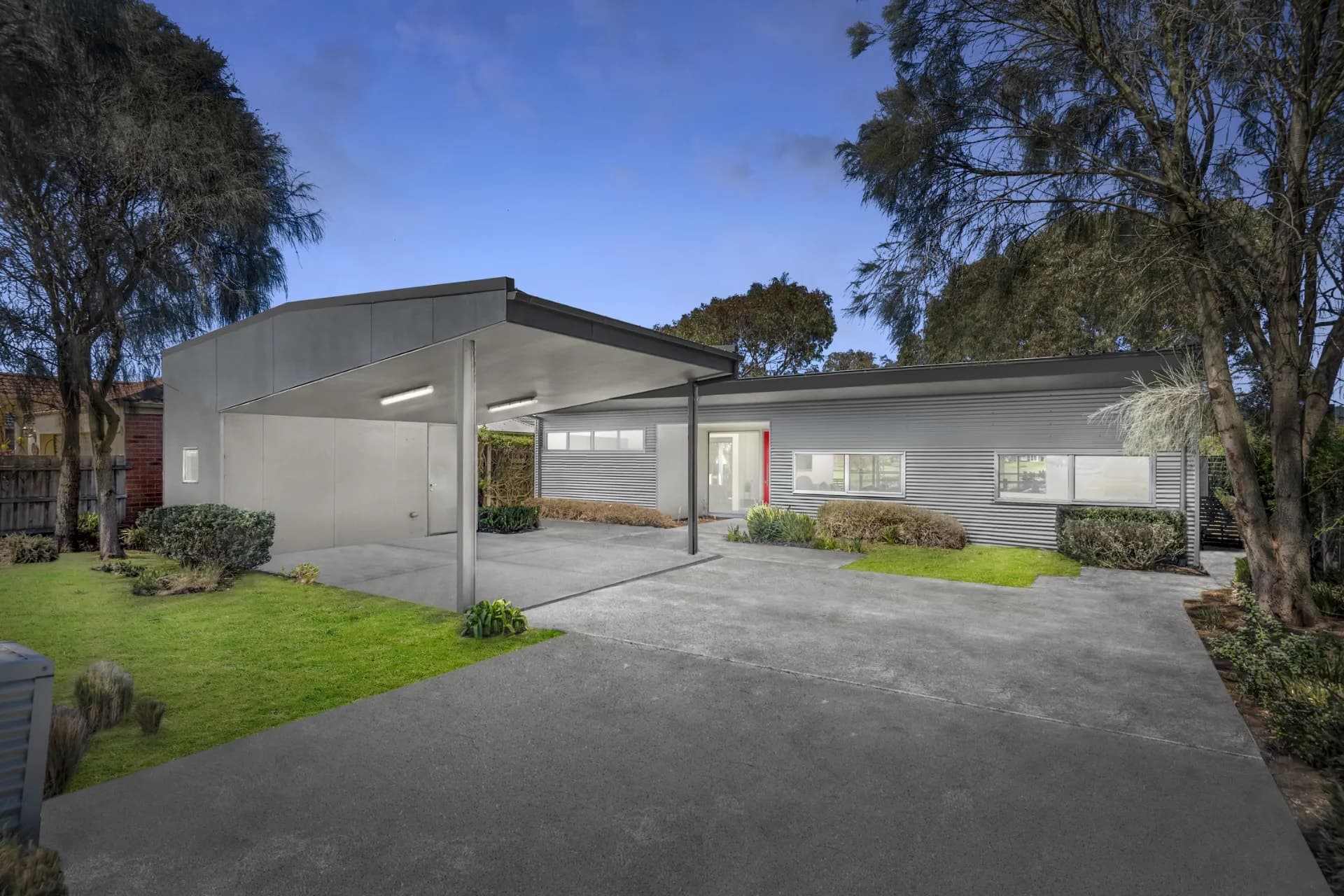 17 Fairway Drive, Safety Beach - Image 1