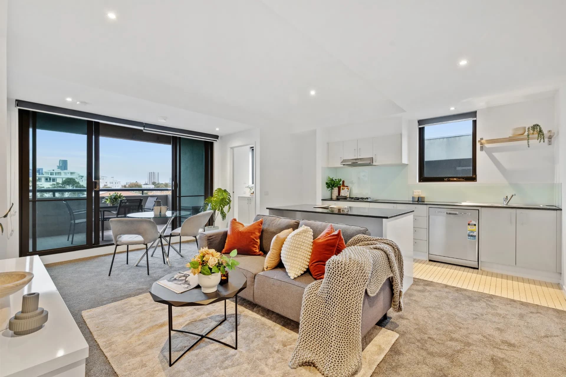43/174 Esplanade East, Port Melbourne., Port Melbourne - Thumbnail 2