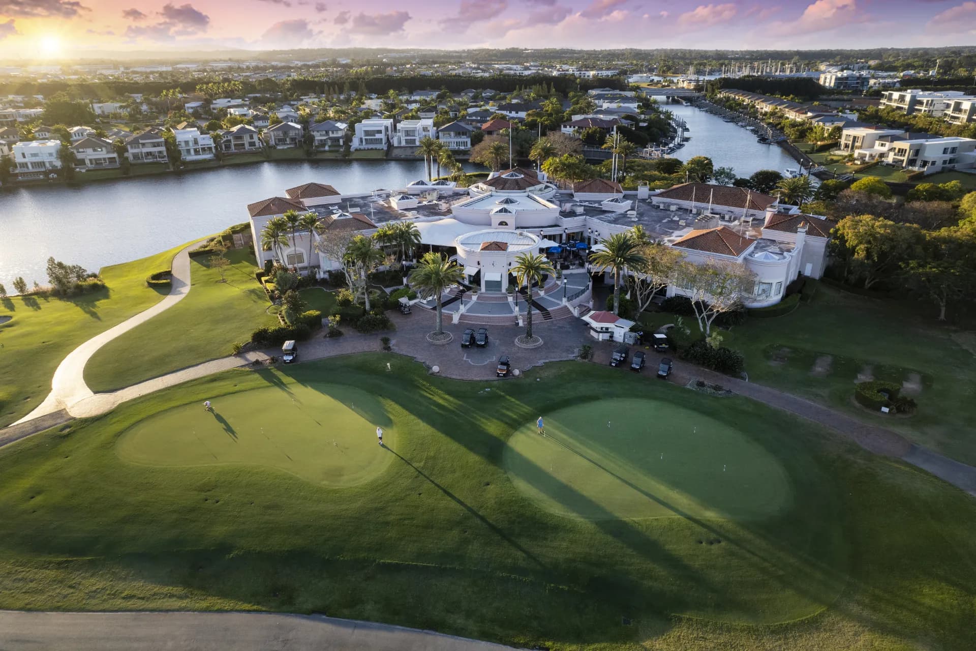 8106 Magnolia Gardens Court, Hope Island, Hope Island - Thumbnail 2