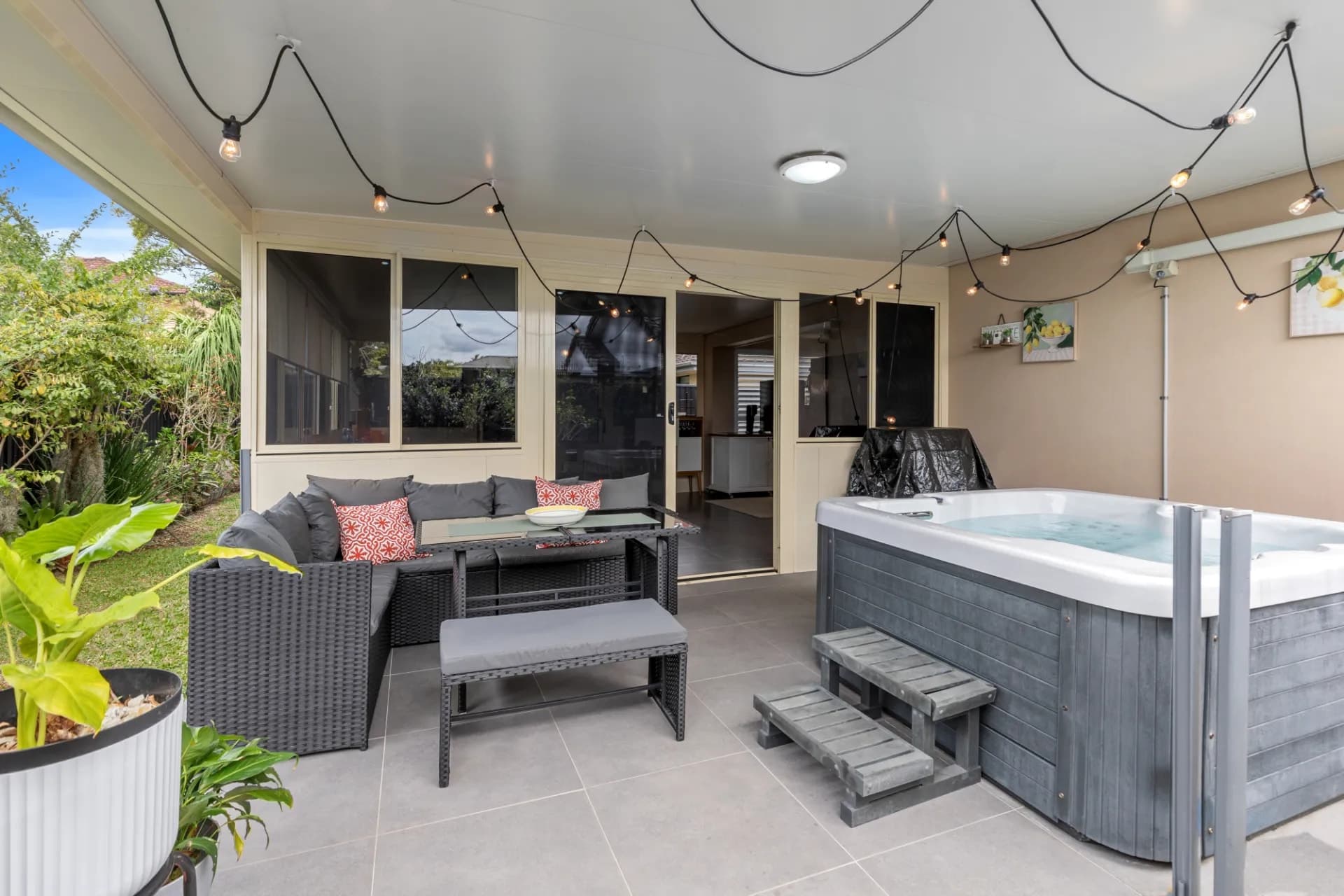 4 Hialeah Crescent, Helensvale, Helensvale - Thumbnail 8