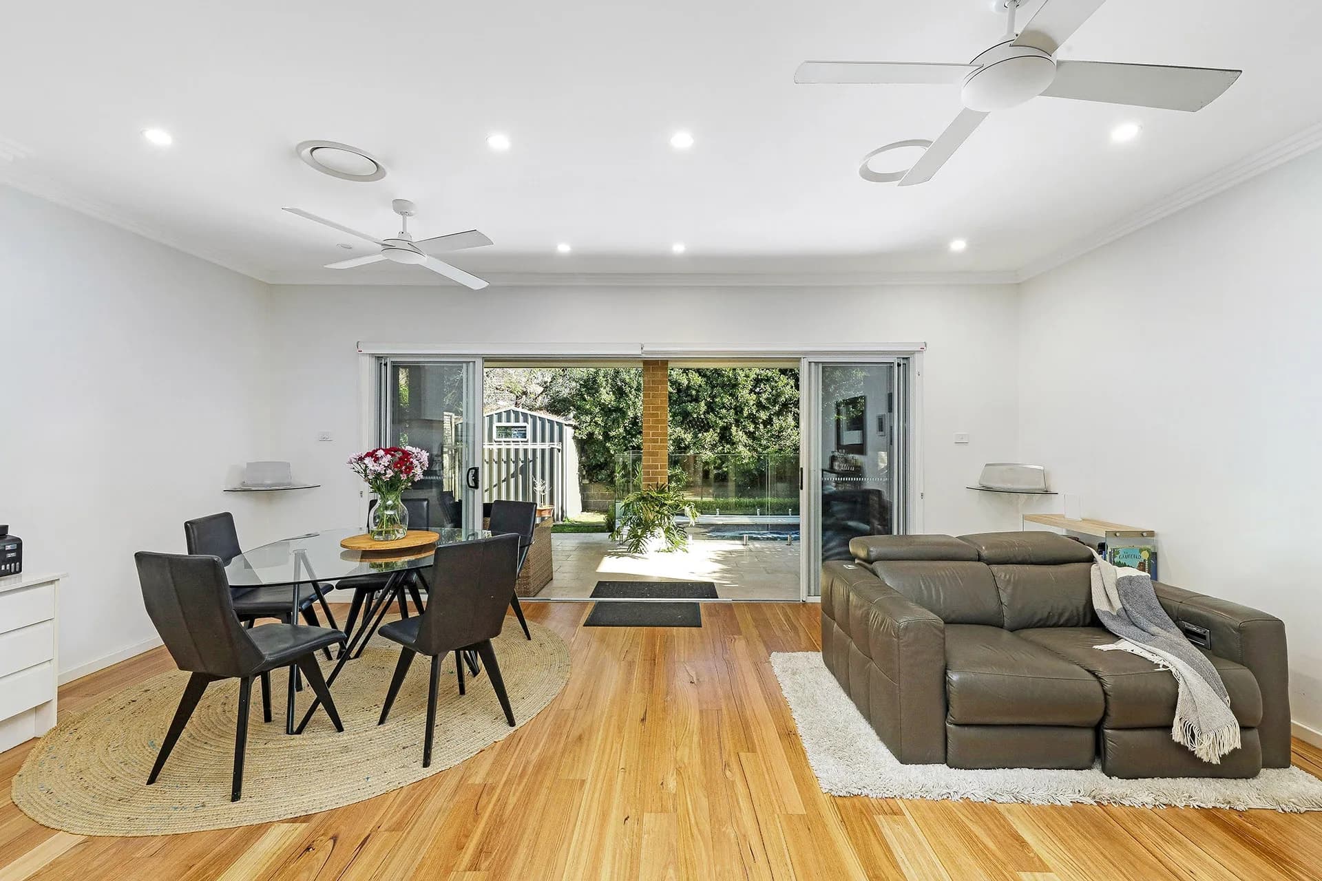 61 Webb Street, Croydon., Croydon - Thumbnail 2