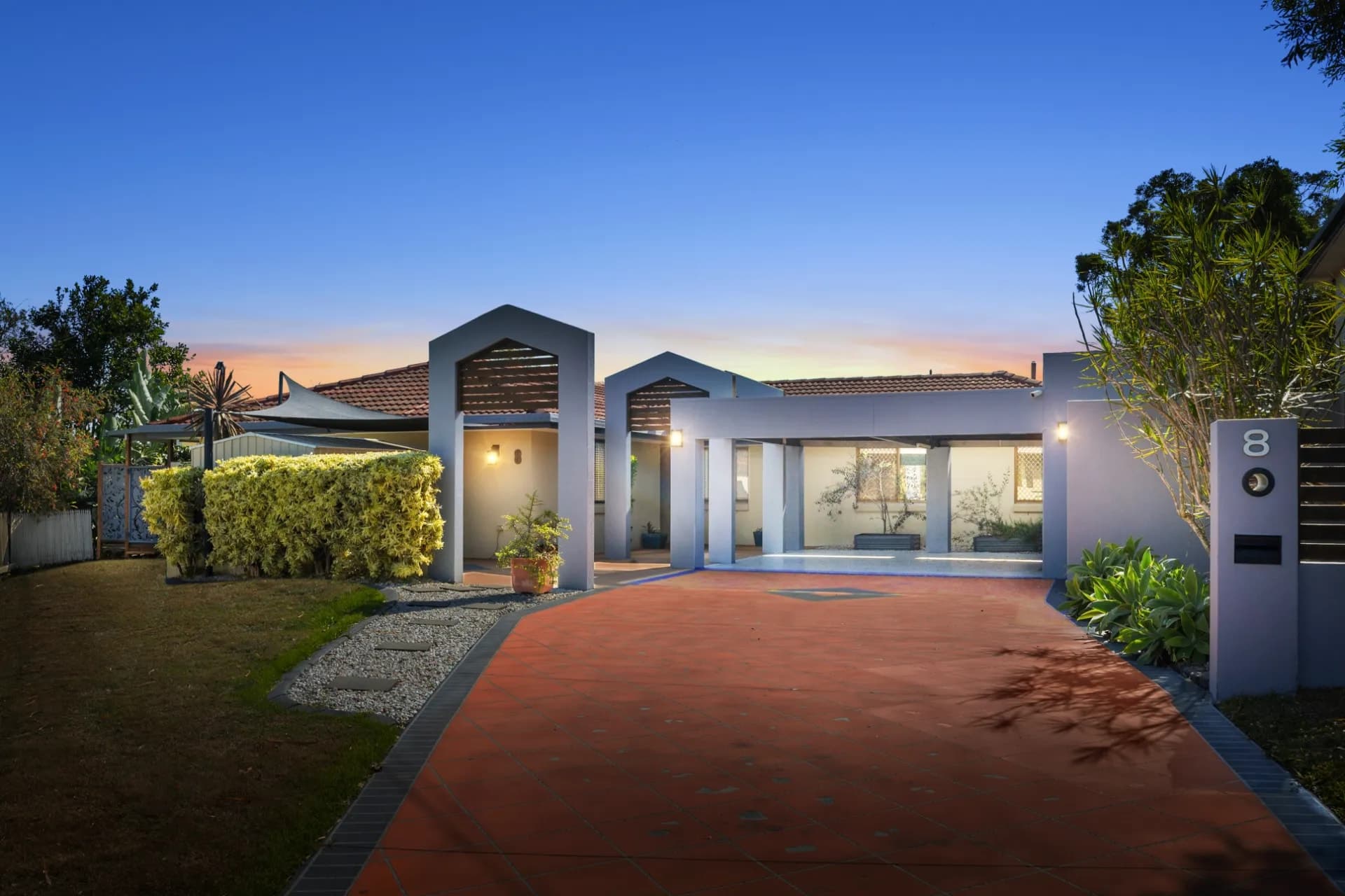 8 Teresa Court, Springwood., Springwood - Thumbnail 2
