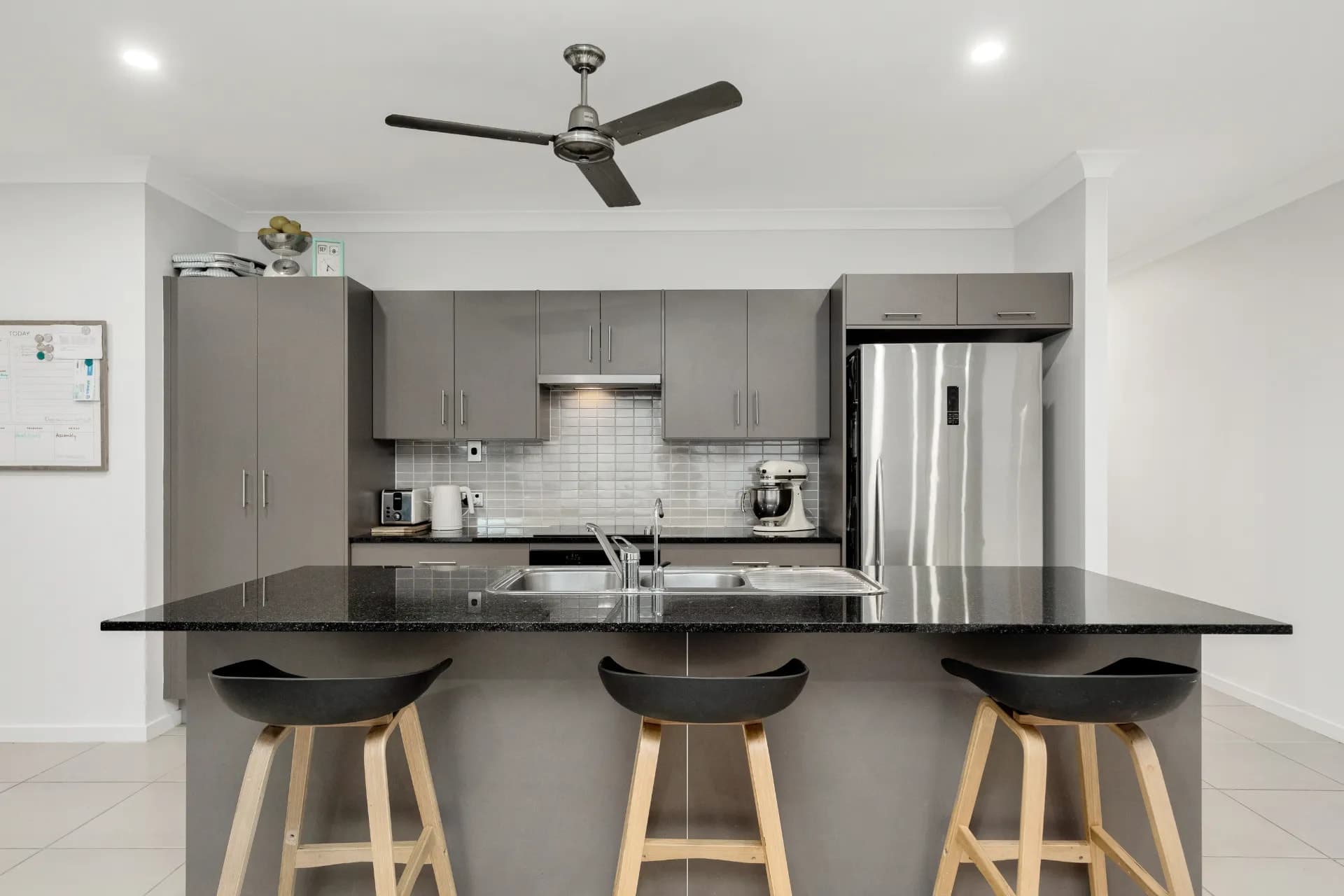 122 Daintree Drive, Bushland Beach - Thumbnail 4