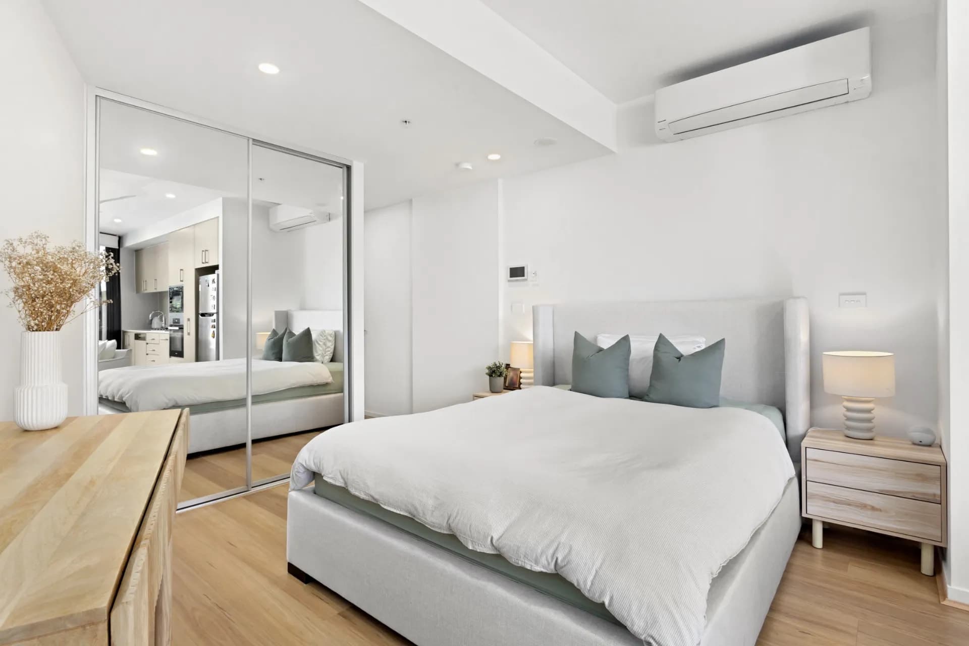 204/466 King Street, Newcastle West., Newcastle West - Thumbnail 2