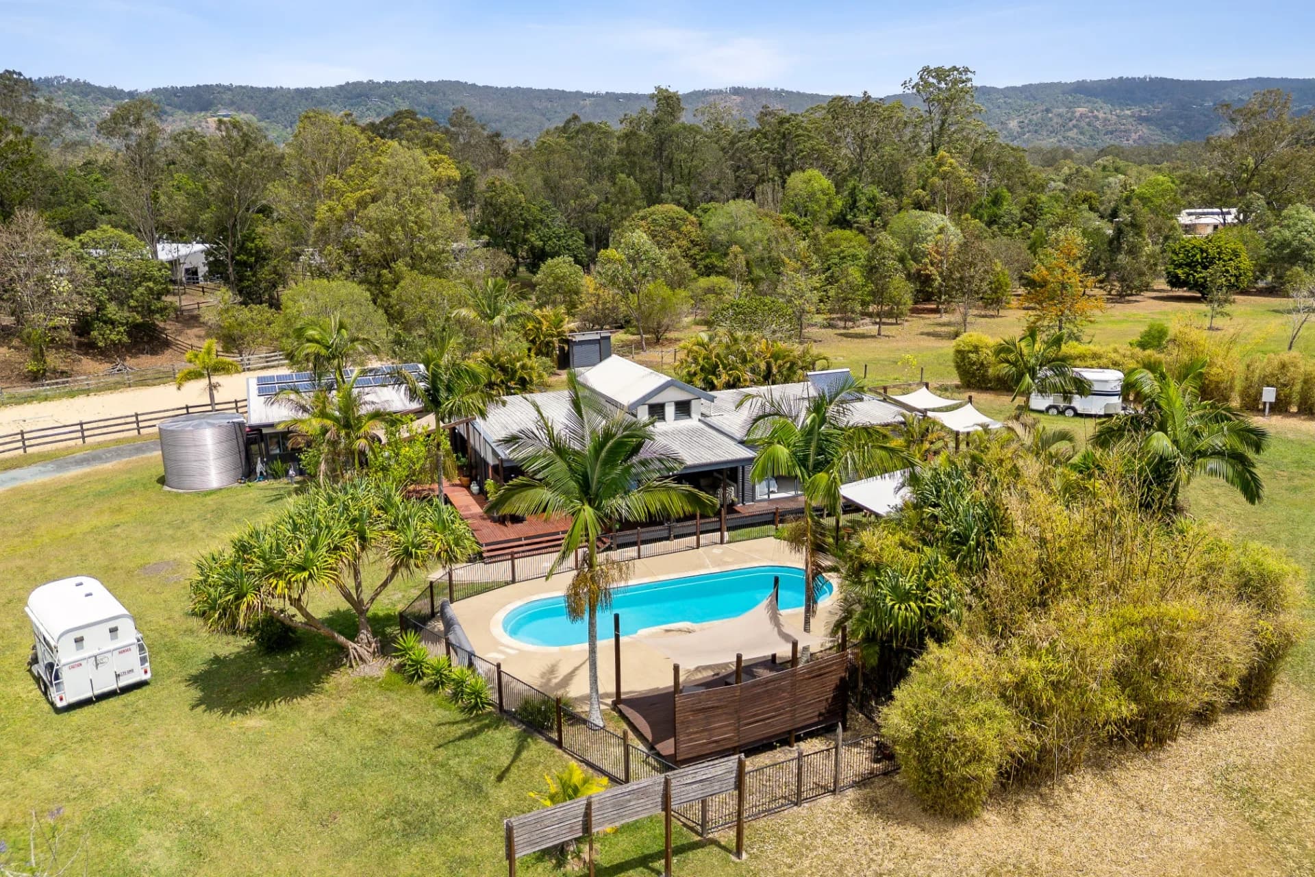 14 Davison Road, Camp Mountain., Camp Mountain - Thumbnail 2