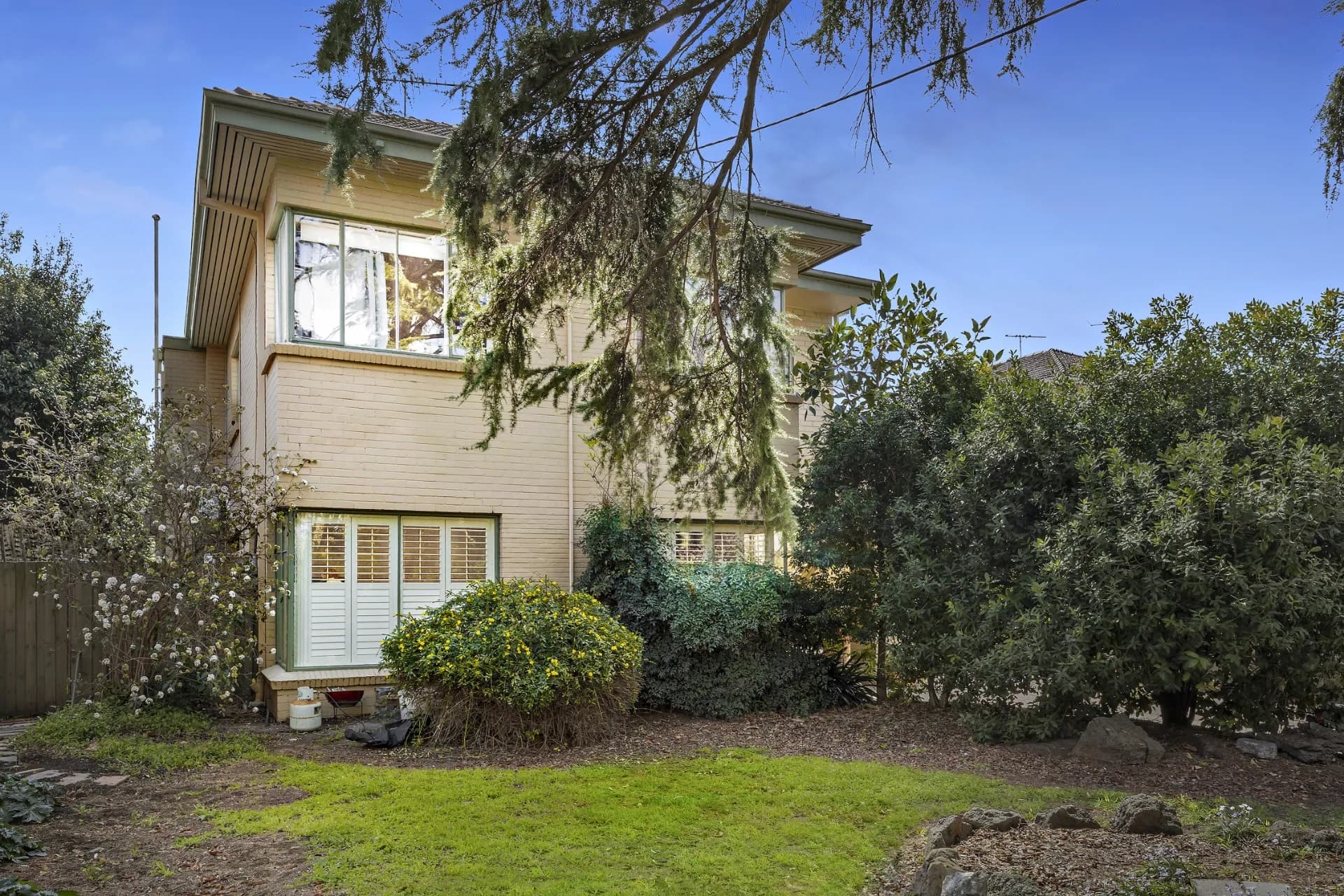 6/4 Dickens Street, Elwood - Image 1