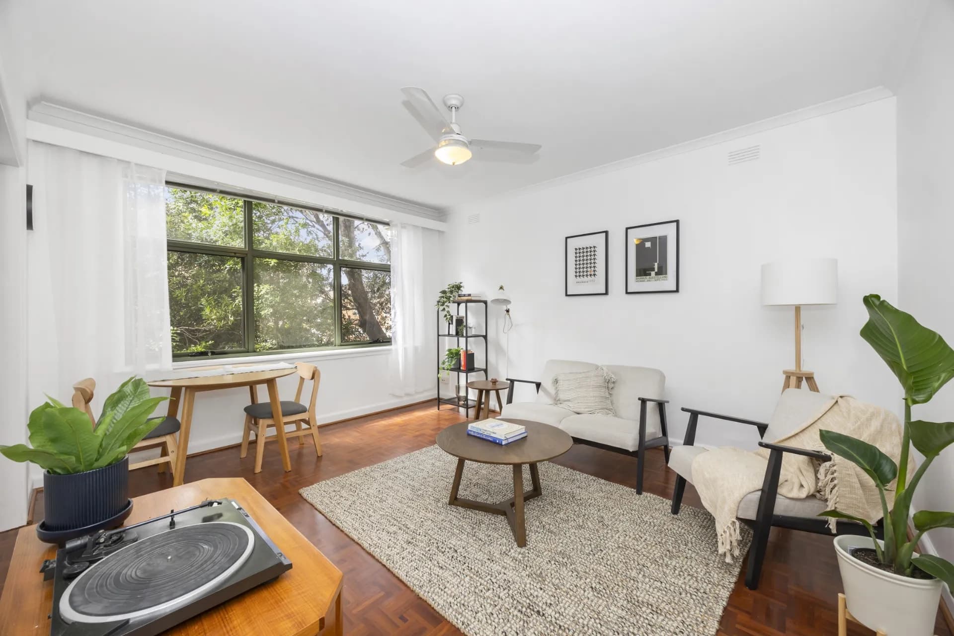 6/4 Dickens Street, Elwood - Thumbnail 2
