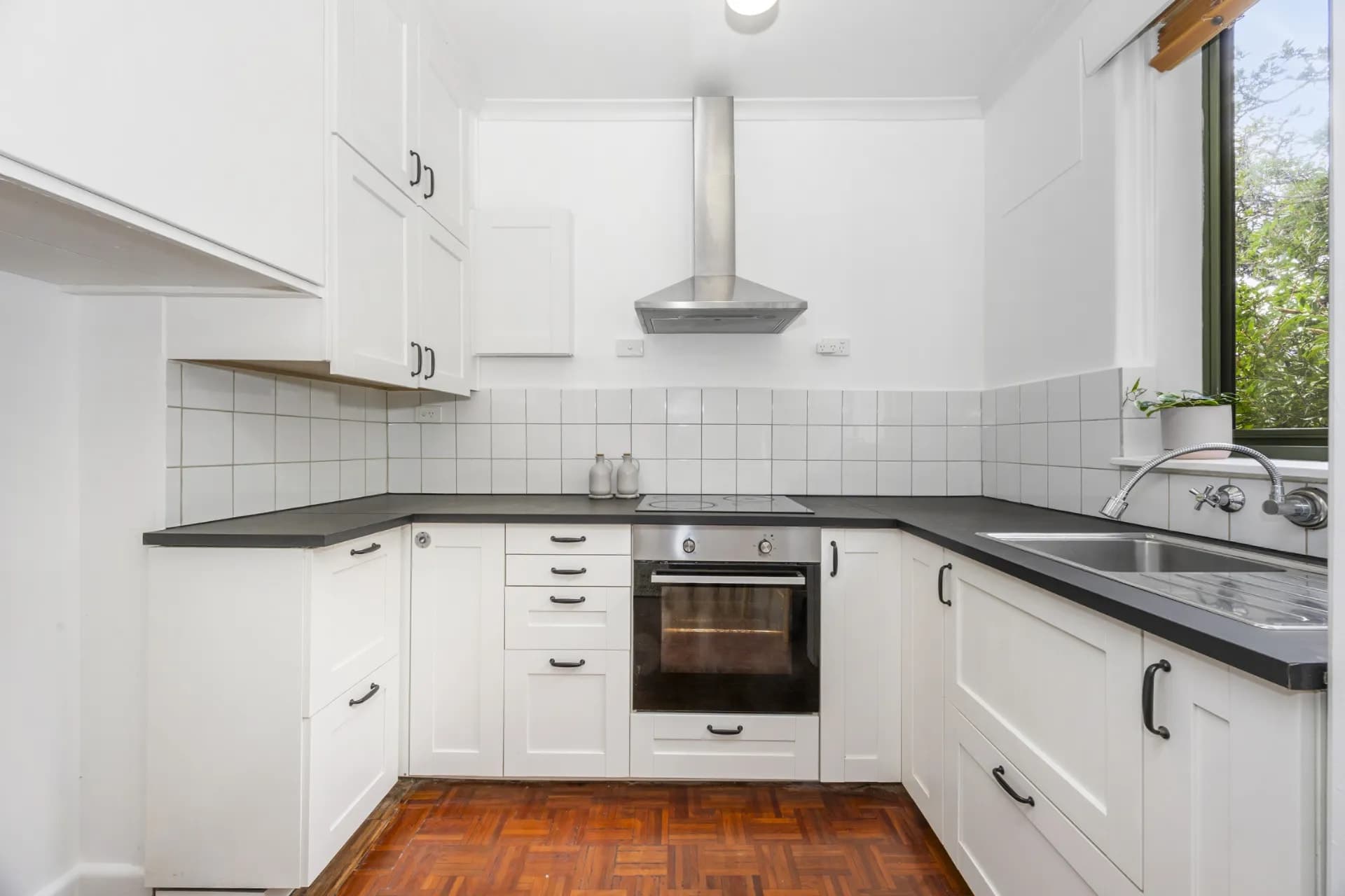 6/4 Dickens Street, Elwood - Thumbnail 4