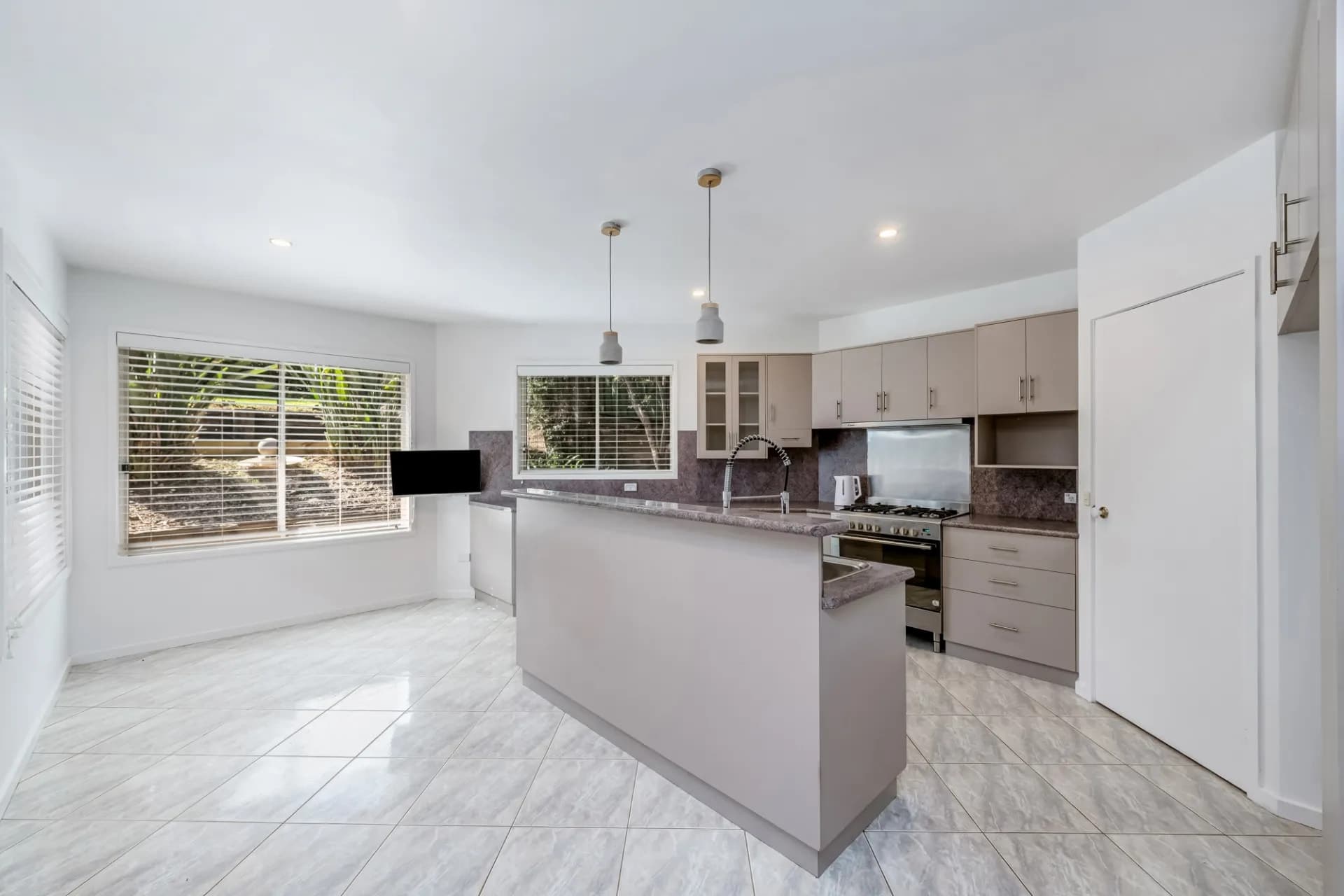 23 Towers  Street, Flora Hill., Flora Hill - Thumbnail 5
