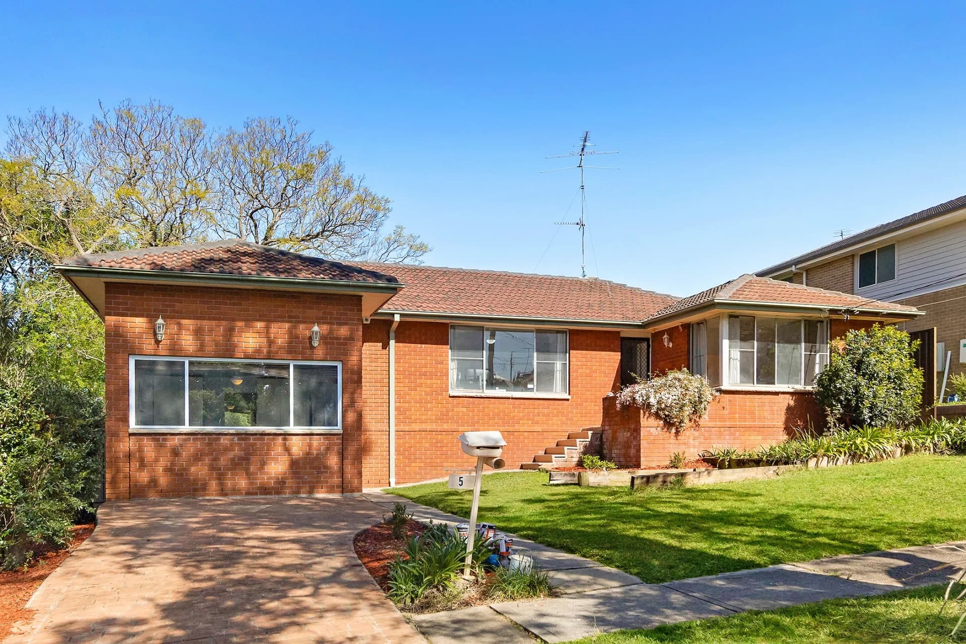 5 Woodberry Road, Winston Hills - Image 1