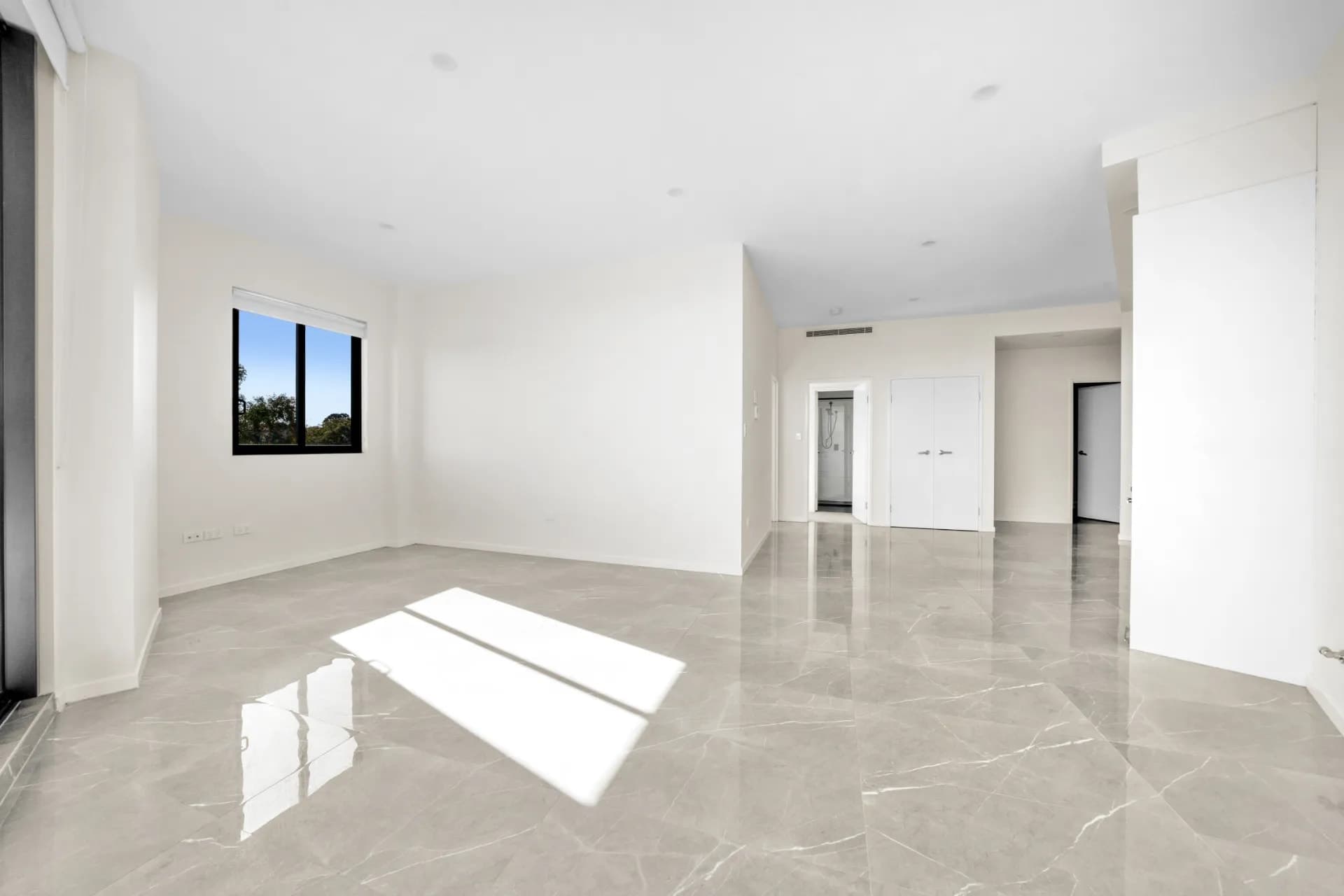 304/127 Pennant  Street, Parramatta., Parramatta - Thumbnail 4