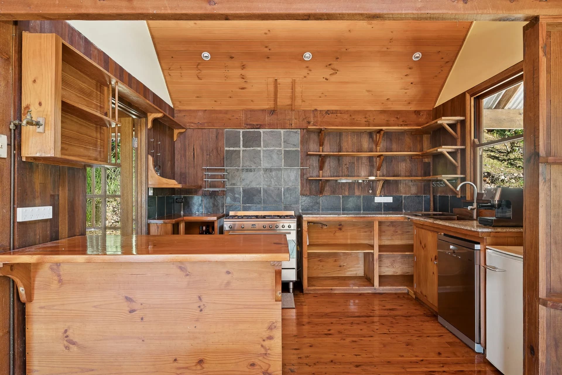 187 Forestry Road, Mount Nebo., Mount Nebo - Thumbnail 4