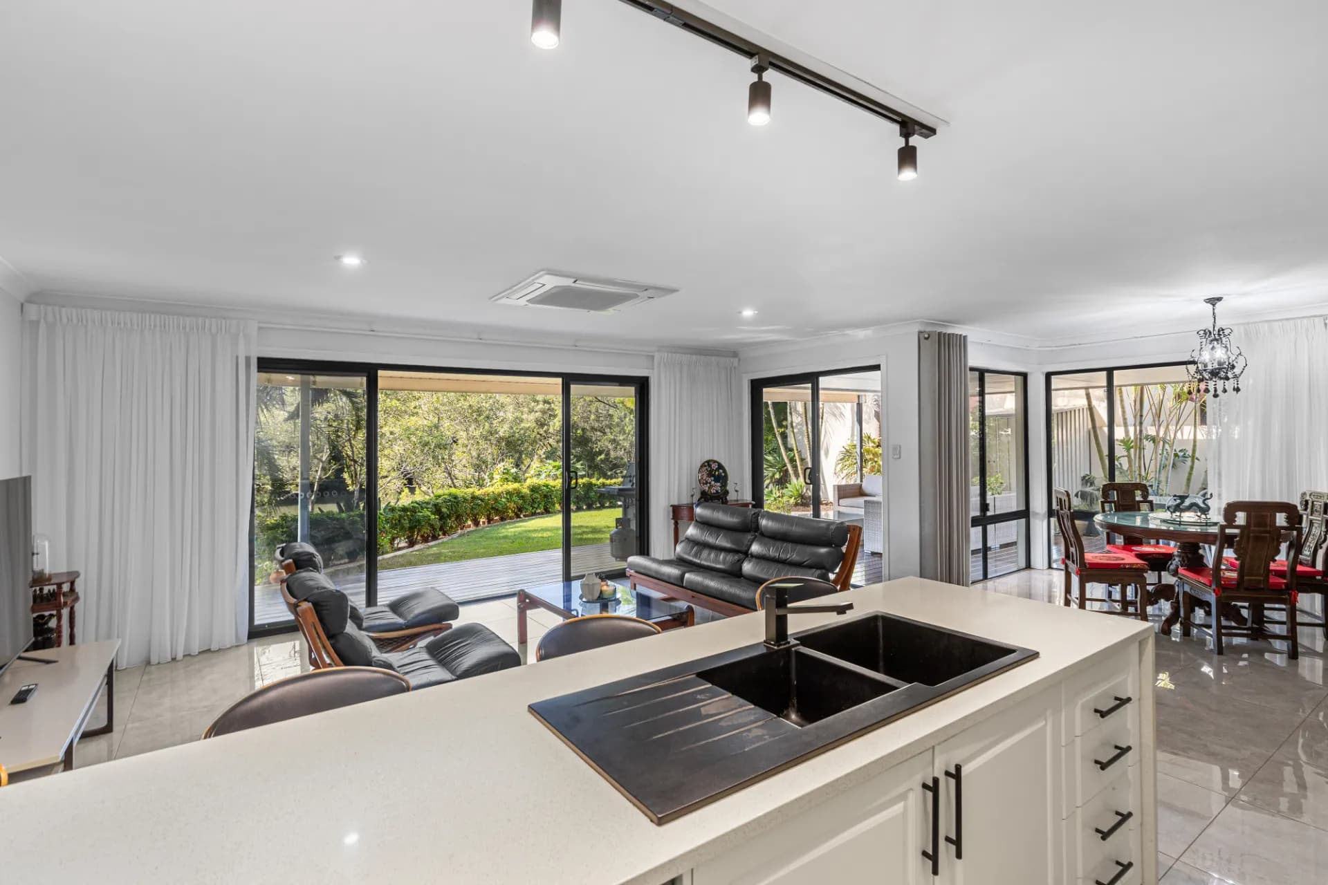 4/6-12 Monterey Keys  Drive, Helensvale., Helensvale - Thumbnail 6
