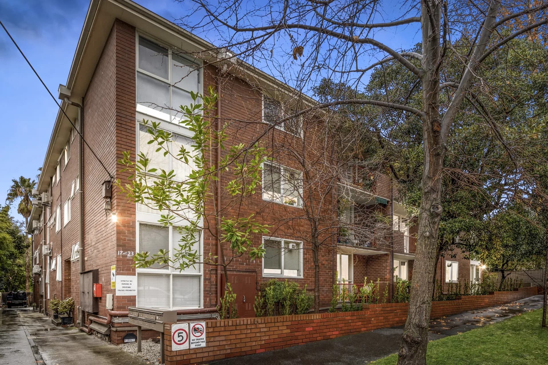 22/17-23 Mona Place, South Yarra - Thumbnail 8