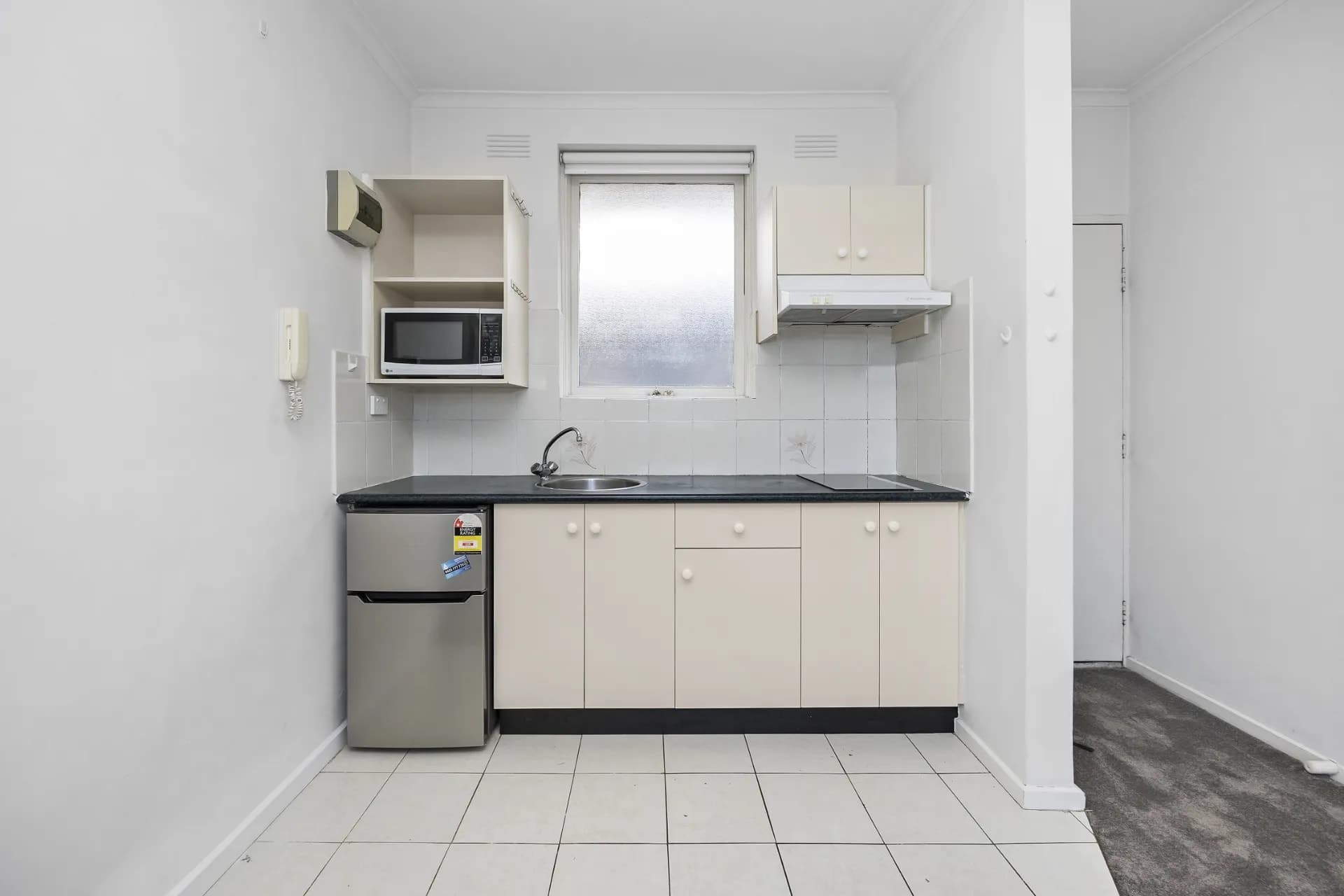 18/50 Carlisle Street, St Kilda - Thumbnail 3