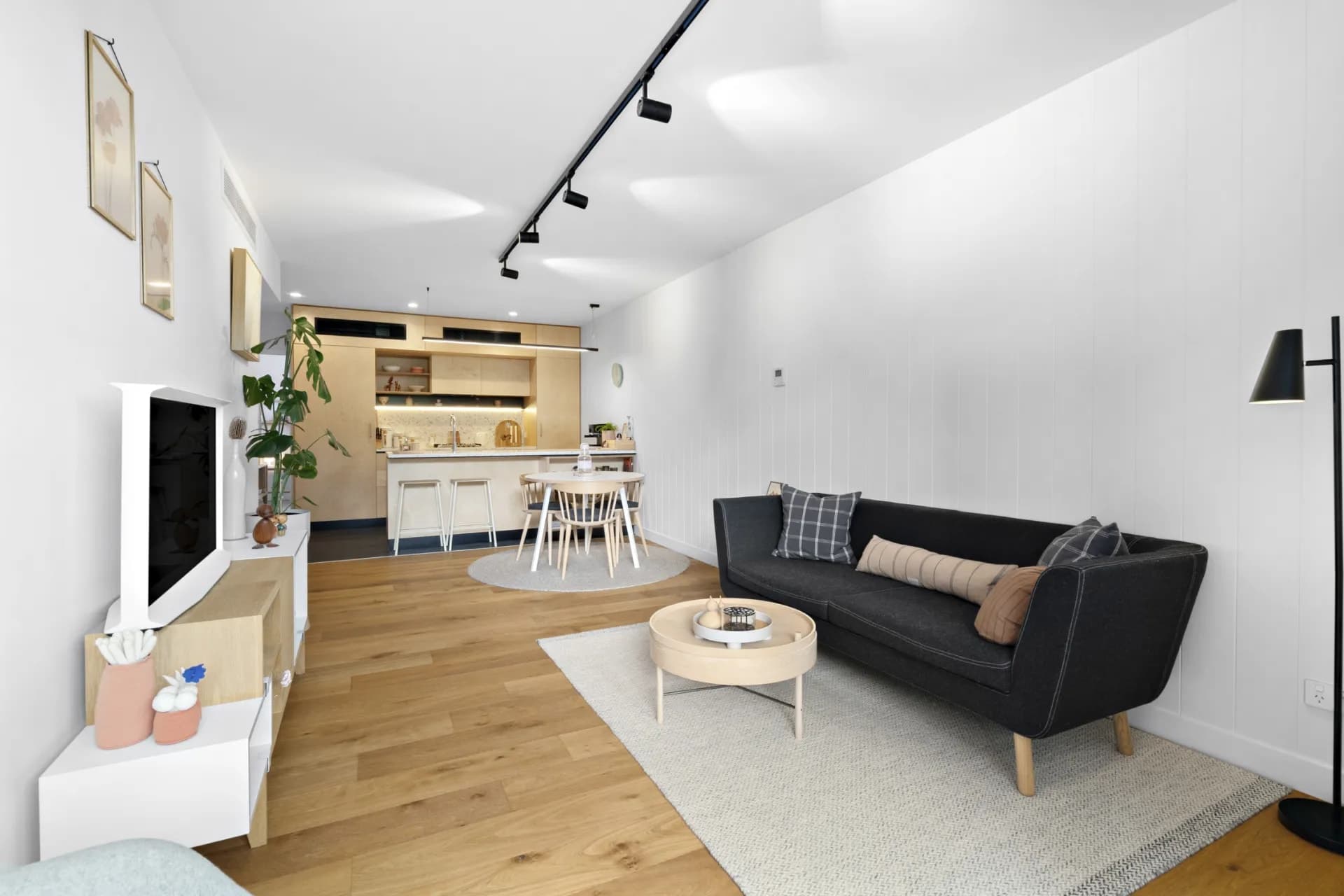 1/52 Clyde Street, Thornbury - Thumbnail 2