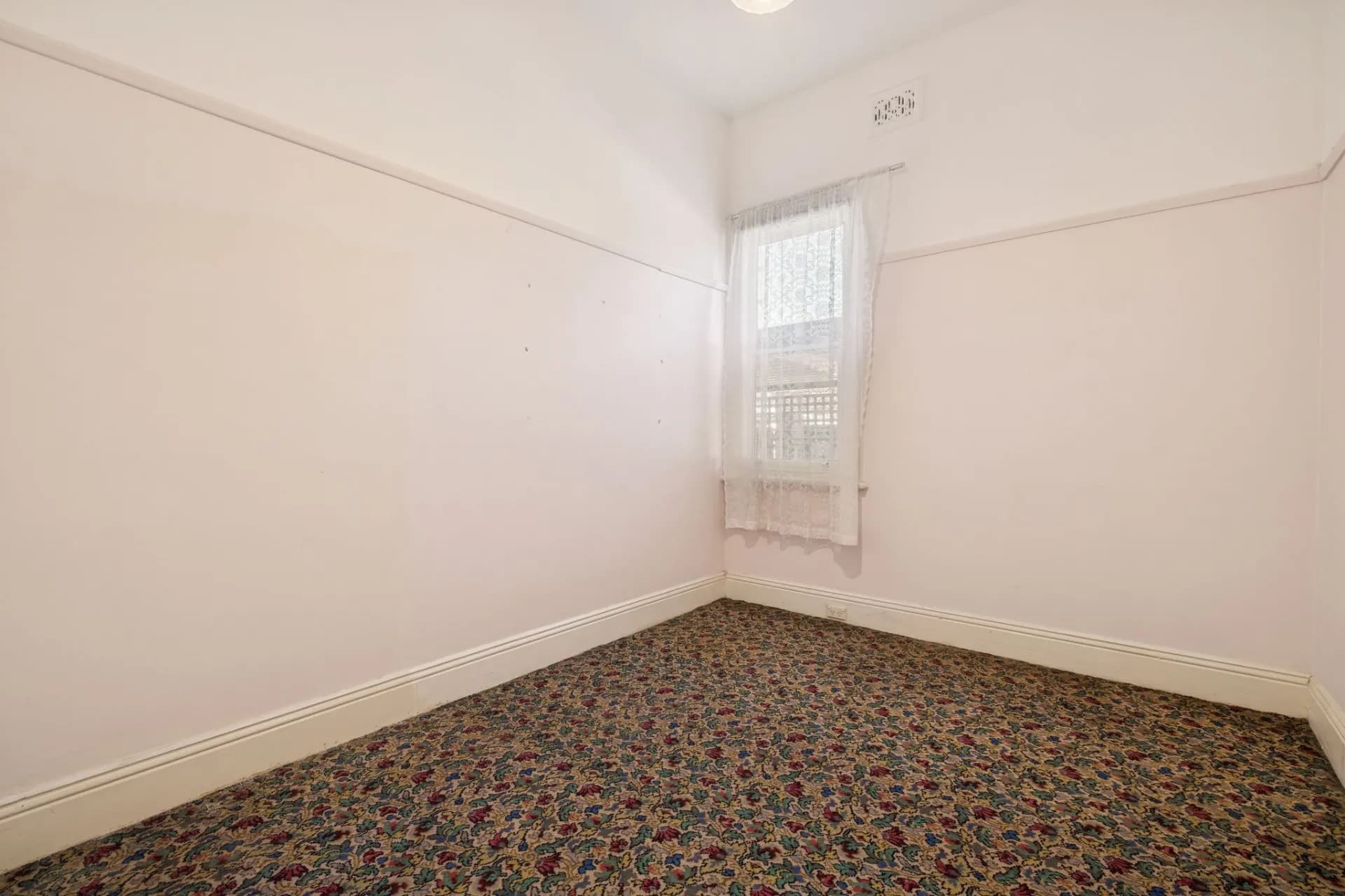 9 Robinson Street, Croydon., Croydon - Thumbnail 4