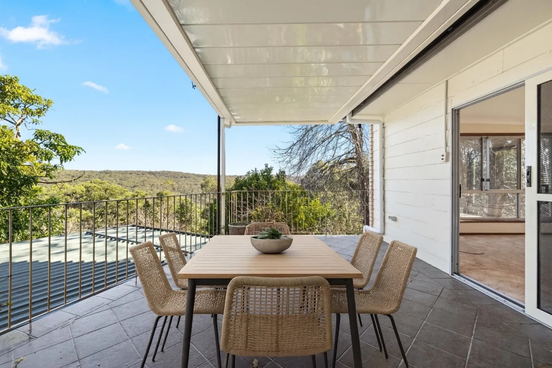 72 Manor Road, Hornsby., Hornsby - Thumbnail 2