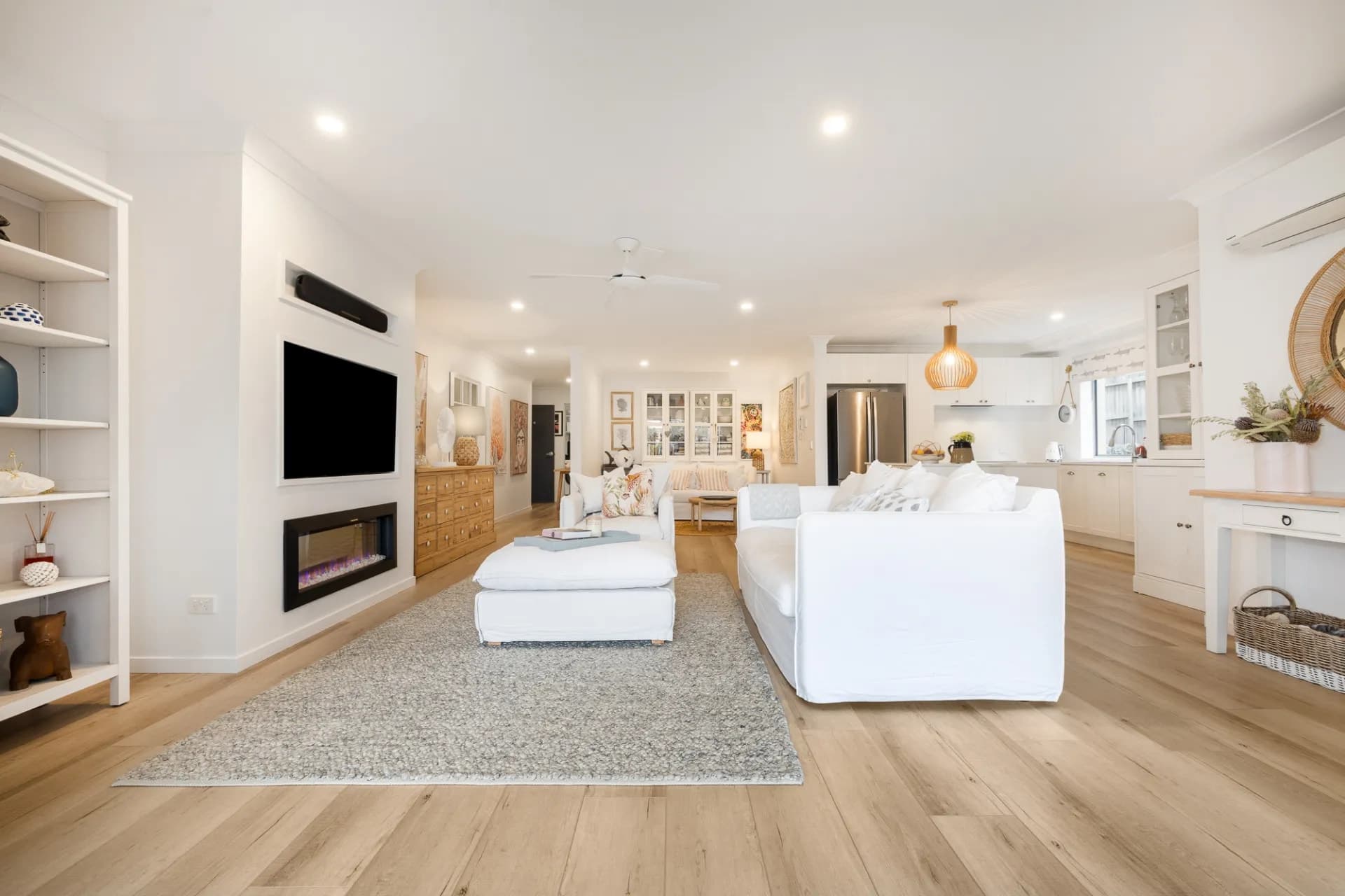 4/8-10 Georgina  Street, Woody Point., Woody Point - Thumbnail 2