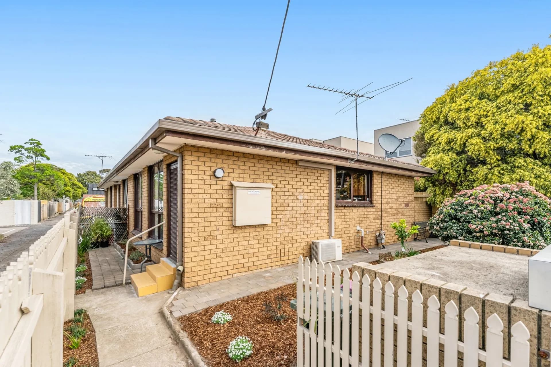 1/120 Albion Street, Brunswick - Thumbnail 2