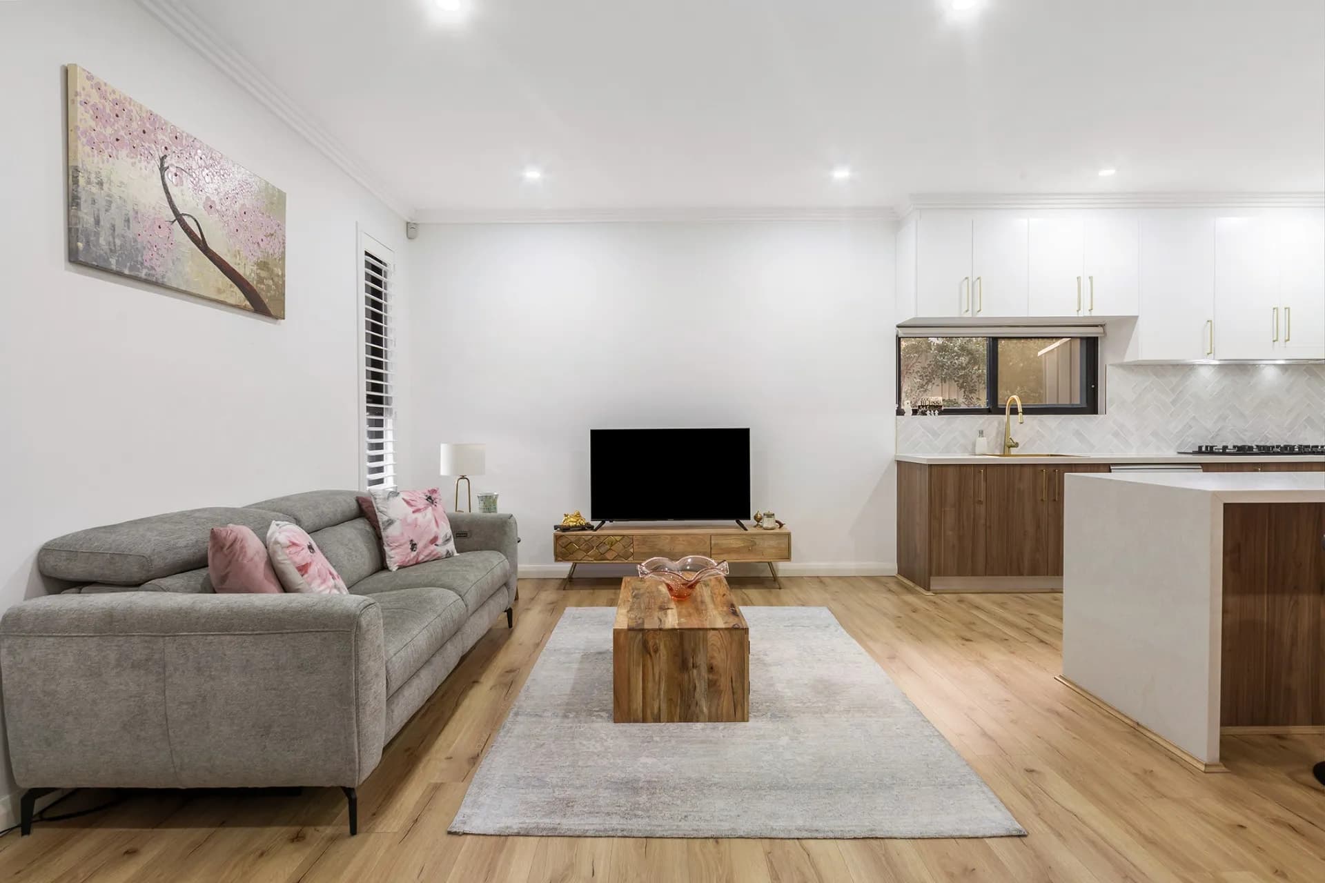 22A Cox Crescent, Dundas Valley., Dundas Valley - Thumbnail 2