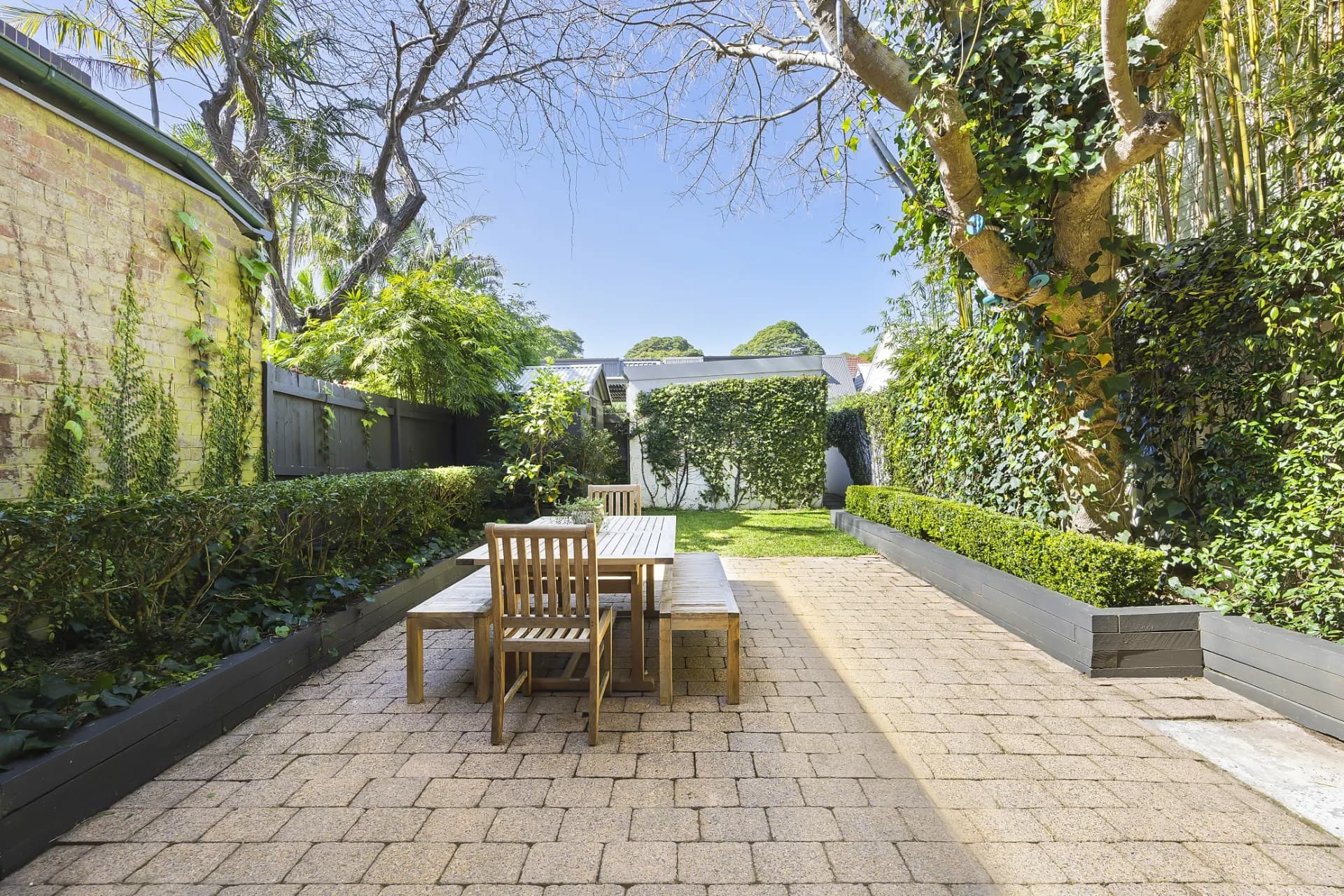 166 Denison Street, Queens Park., Queens Park - Thumbnail 2